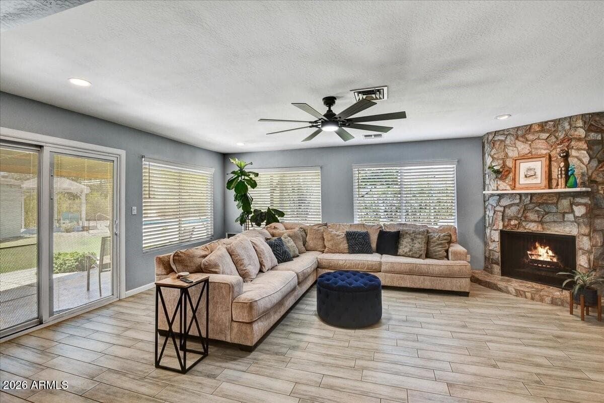7362 N 38TH Avenue, Phoenix, AZ 85051 — photo 8 of 26
