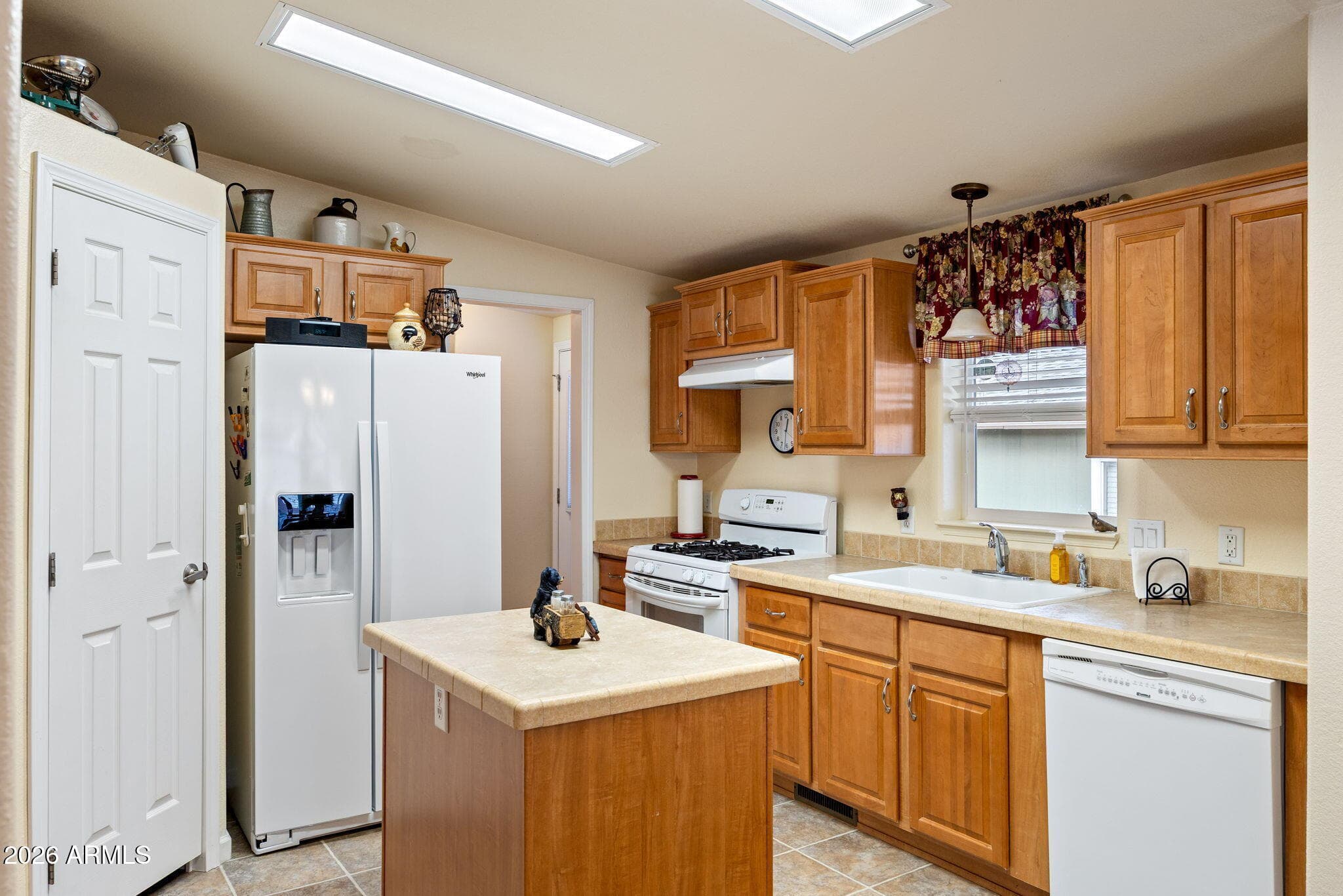 130 E Reidhead Street, Show Low, AZ 85901 — photo 8 of 24