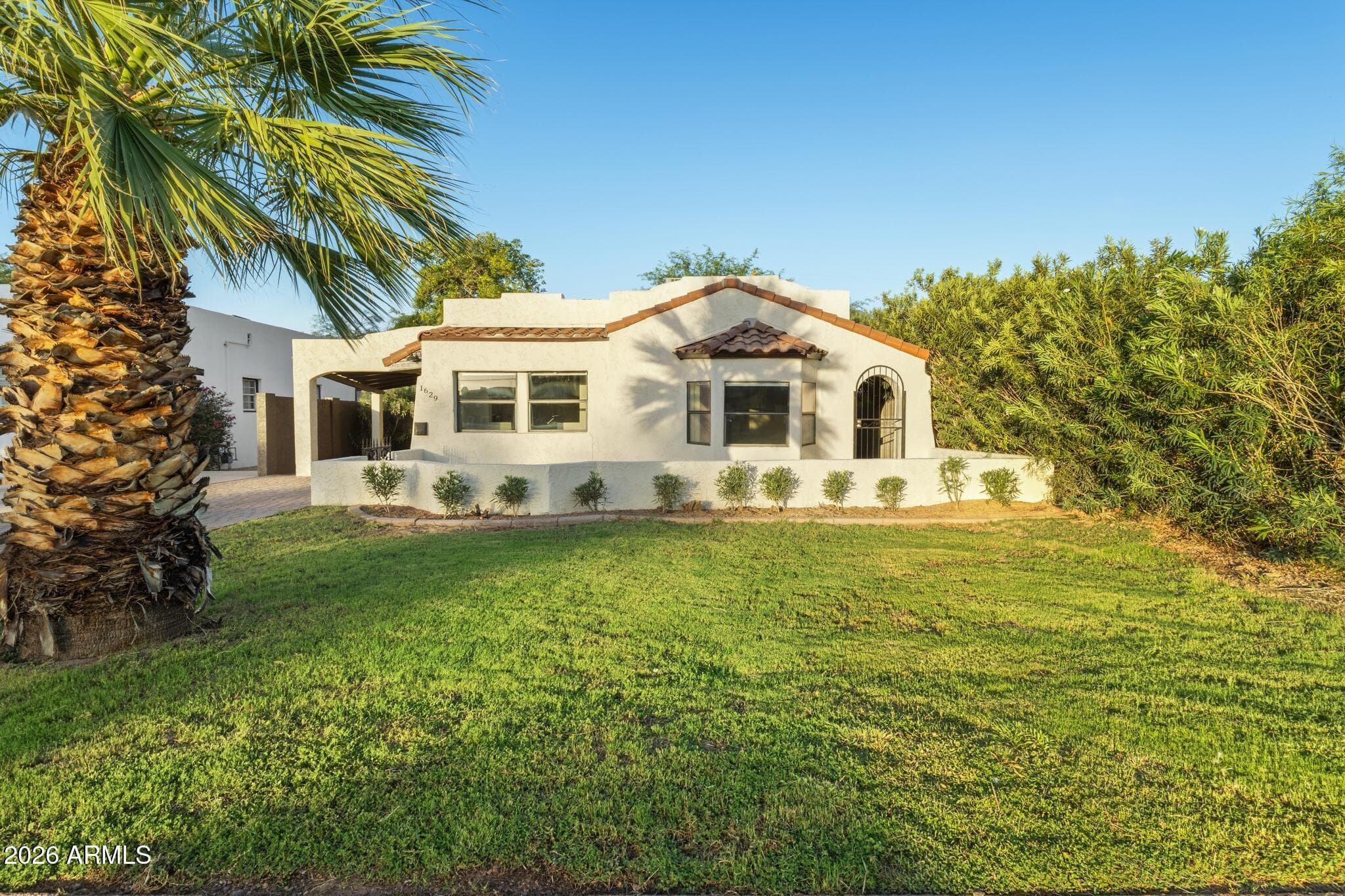1629 N 17TH Avenue, Phoenix, AZ 85007 — photo 3 of 46