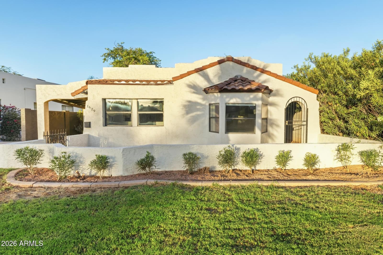 1629 N 17TH Avenue, Phoenix, AZ 85007 — photo 5 of 46