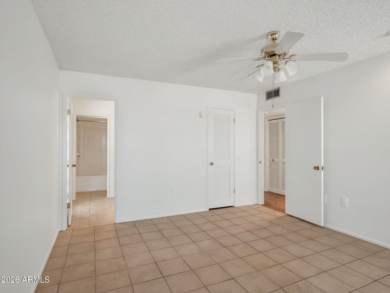 11070 W PLEASANT VALLEY Road, Sun City, AZ 85351 — photo 10 of 22