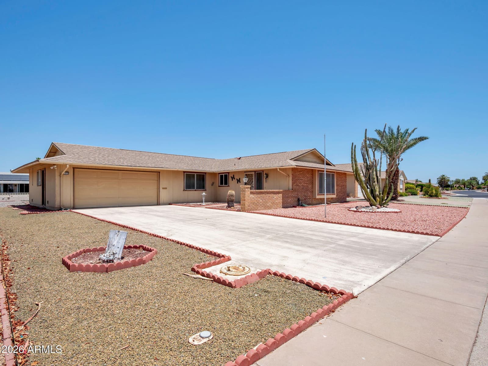 11070 W PLEASANT VALLEY Road, Sun City, AZ 85351 — photo 1 of 22