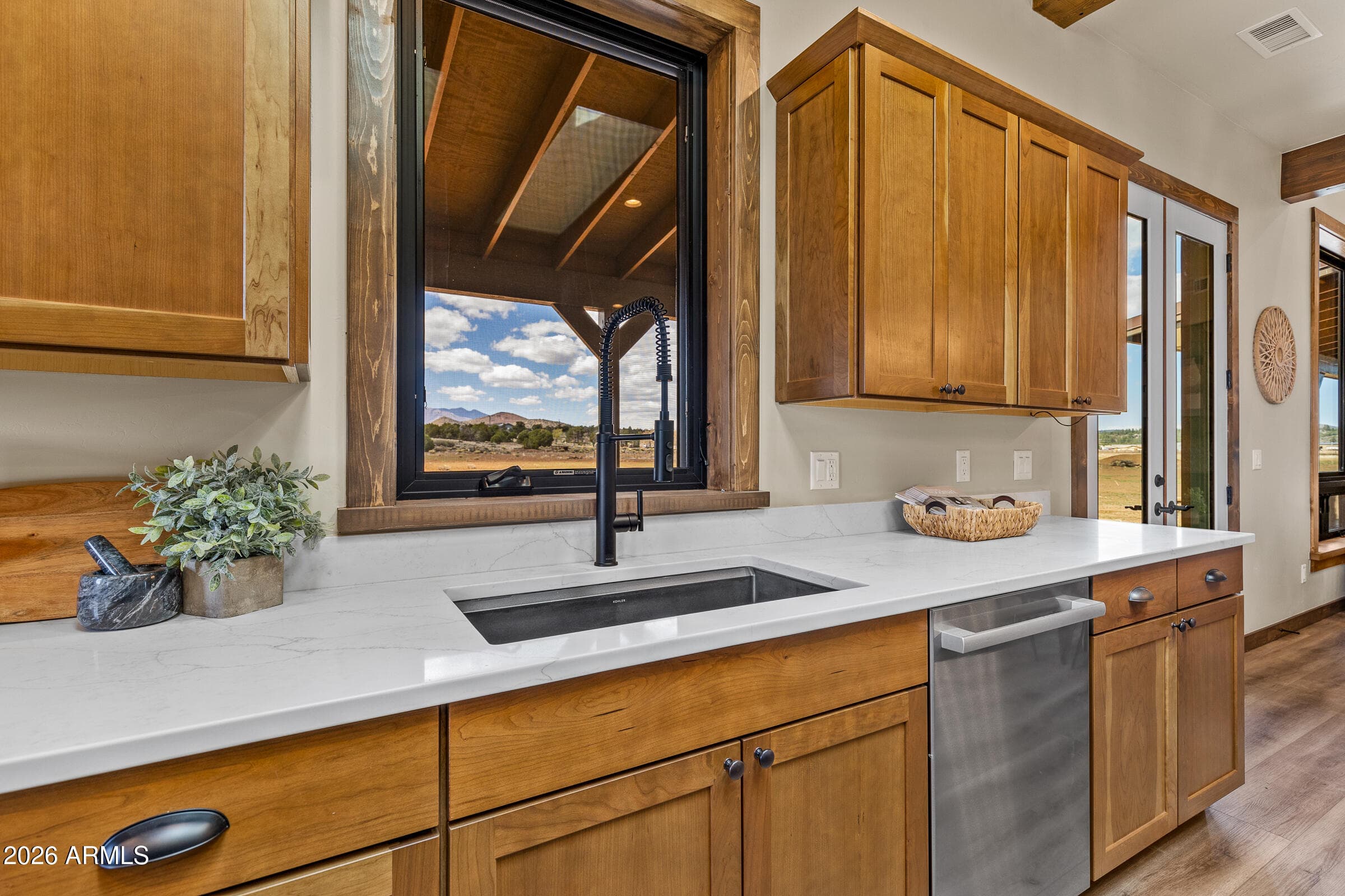 6570 MEADOWS Lane, Flagstaff, AZ 86004 — photo 18 of 66