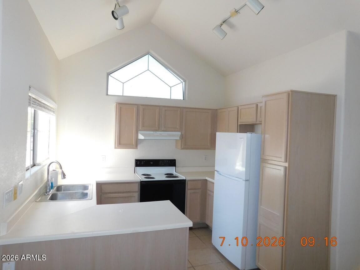 1633 E LAKESIDE Drive 122, Gilbert, AZ 85234 — photo 6 of 34