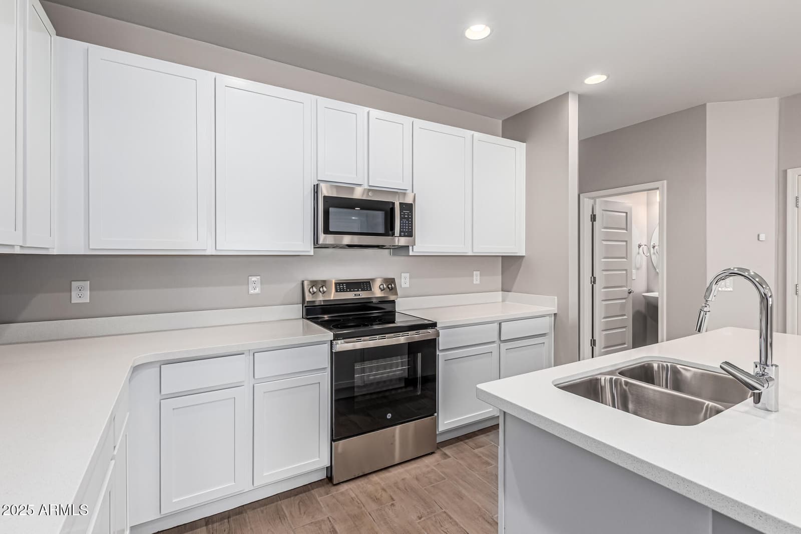 733 E COMMONWEALTH Avenue 23, Chandler, AZ 85225 — photo 13 of 29