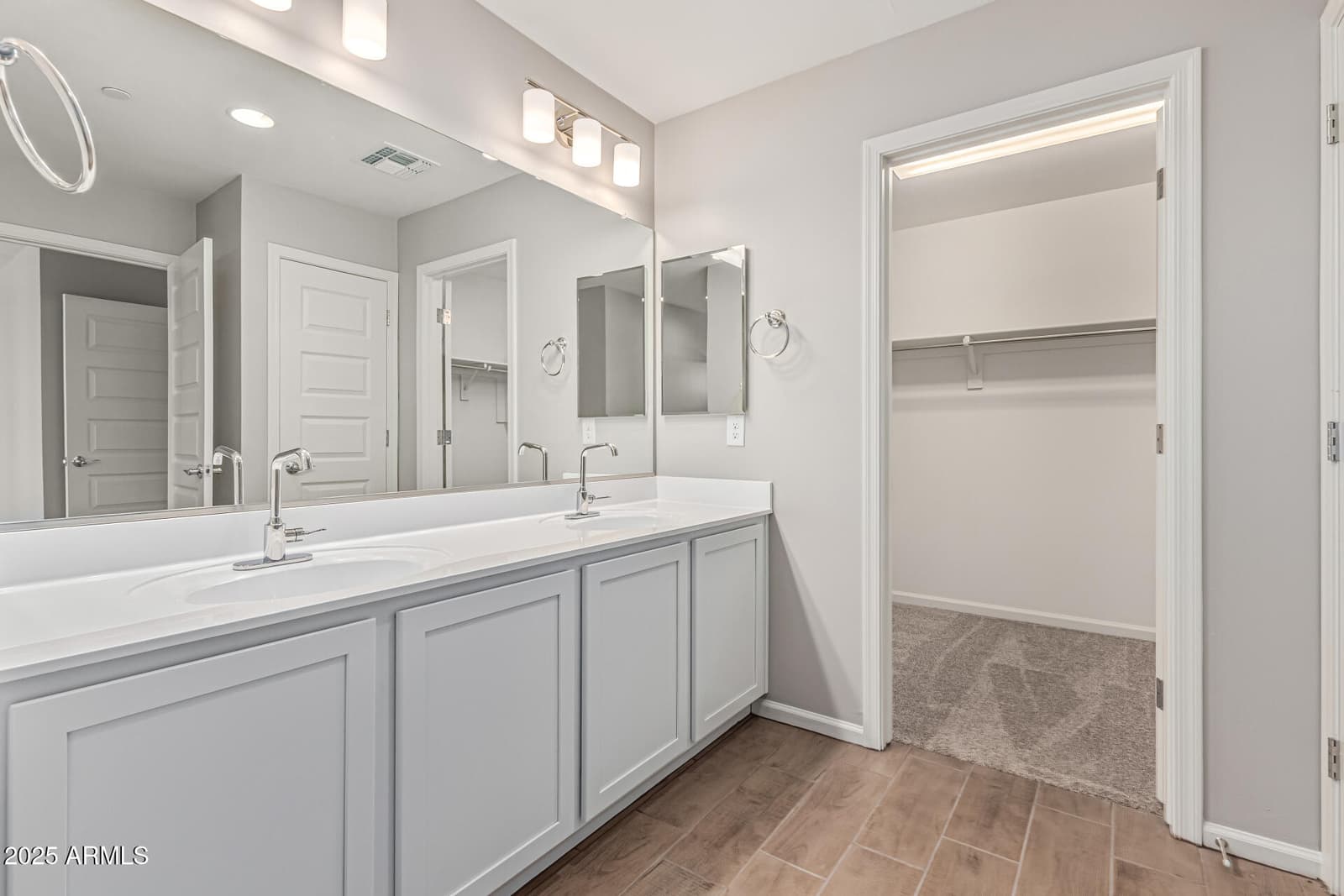 733 E COMMONWEALTH Avenue 23, Chandler, AZ 85225 — photo 17 of 29