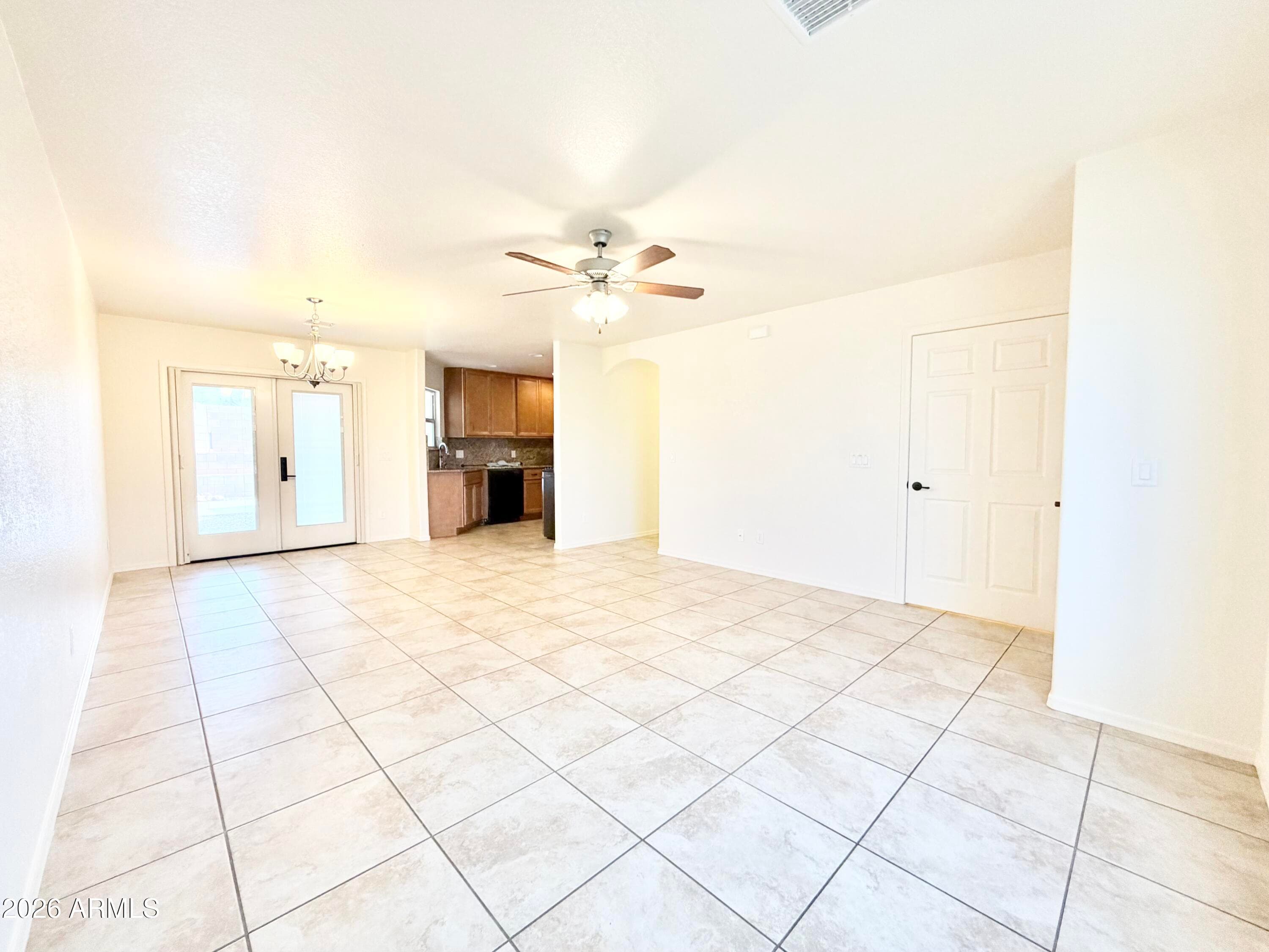 2460 JACKS Drive, Sierra Vista, AZ 85635 — photo 6 of 32