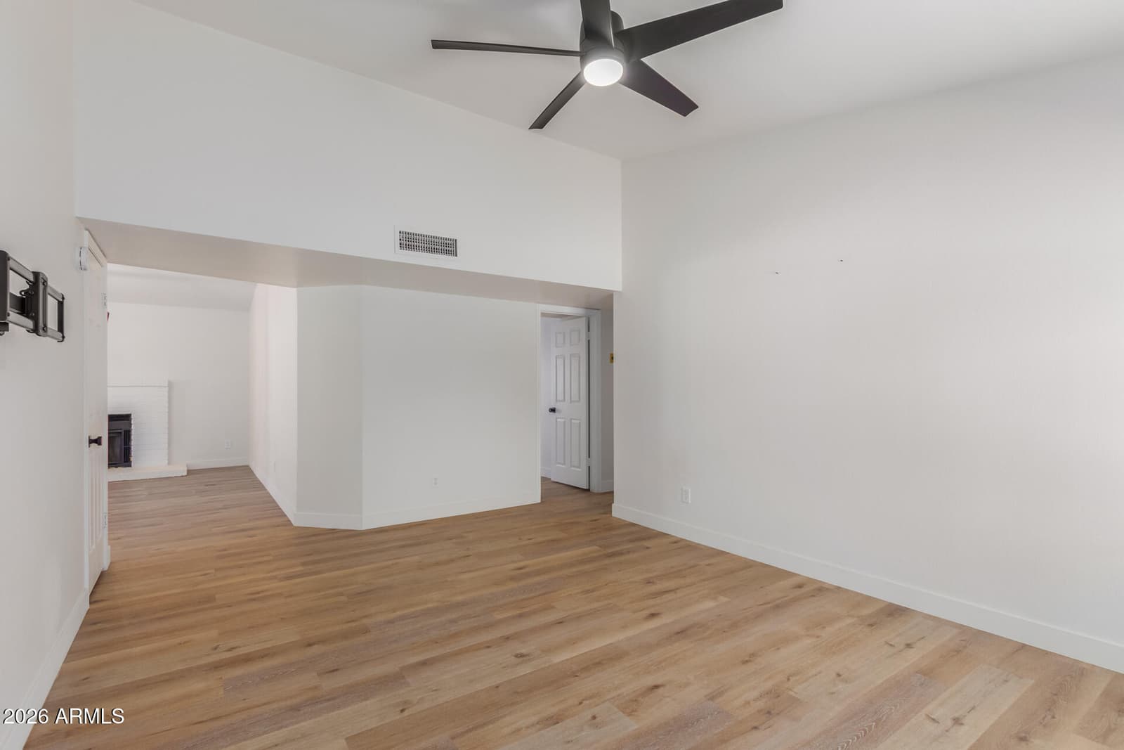 6401 E Kelton Lane, Scottsdale, AZ 85254 — photo 10 of 34