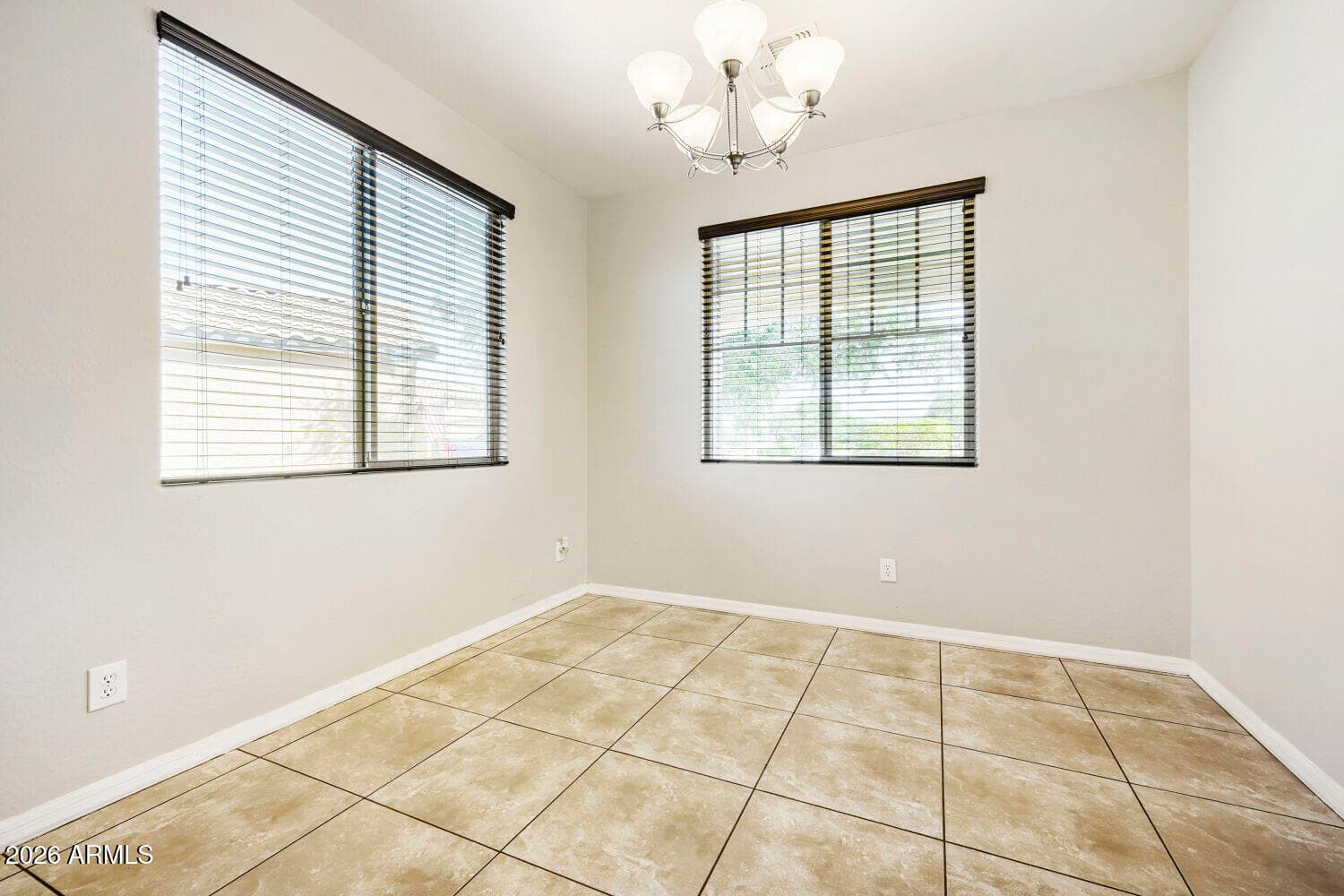 2625 W BEVERLY Road W, Phoenix, AZ 85041 — photo 10 of 29