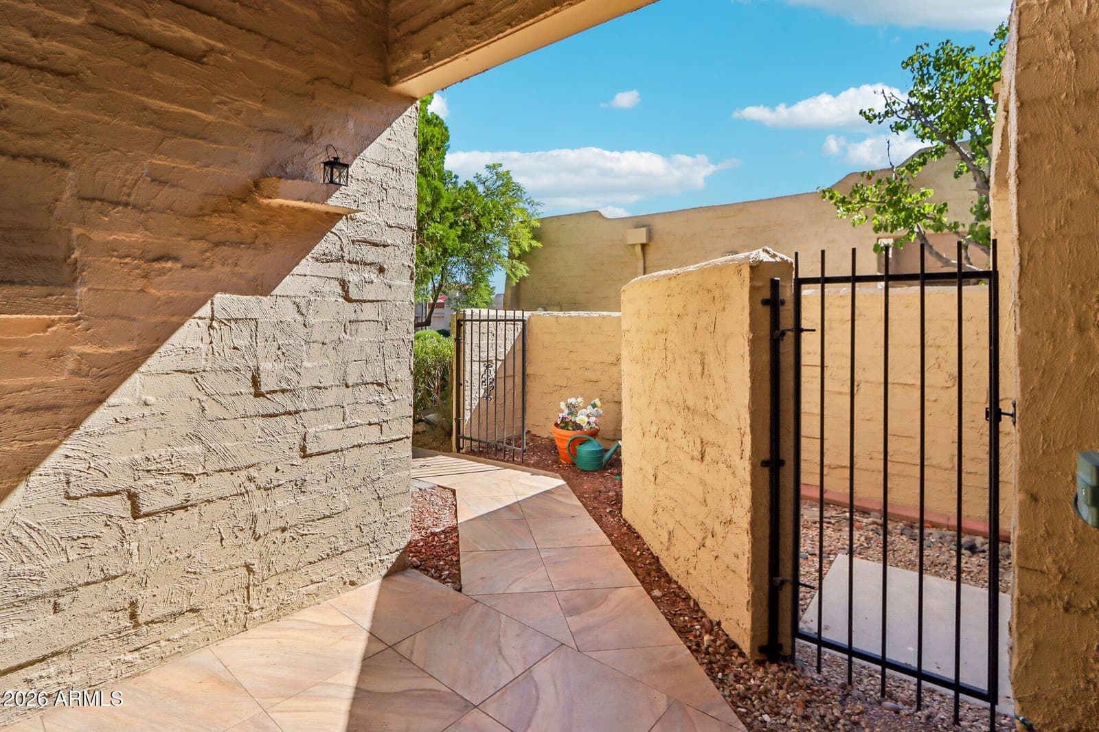 2936 W JUNIPER Avenue, Phoenix, AZ 85053 — photo 4 of 39