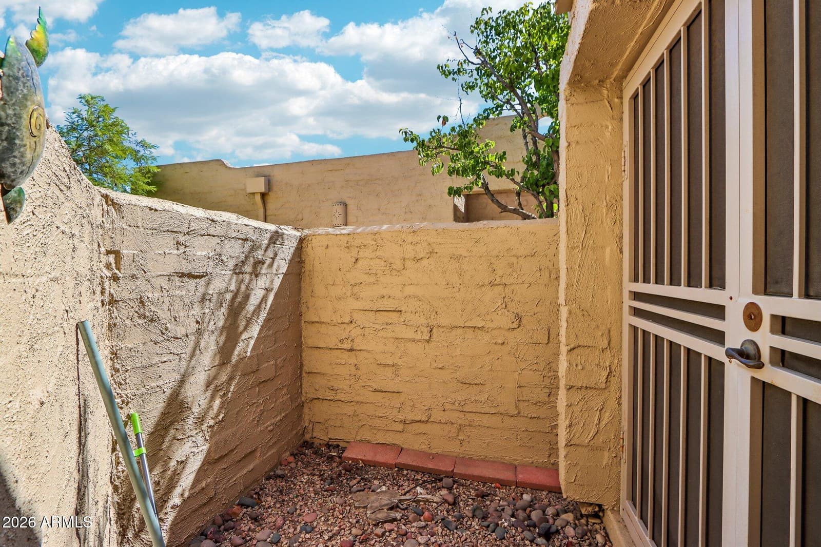 2936 W JUNIPER Avenue, Phoenix, AZ 85053 — photo 5 of 39