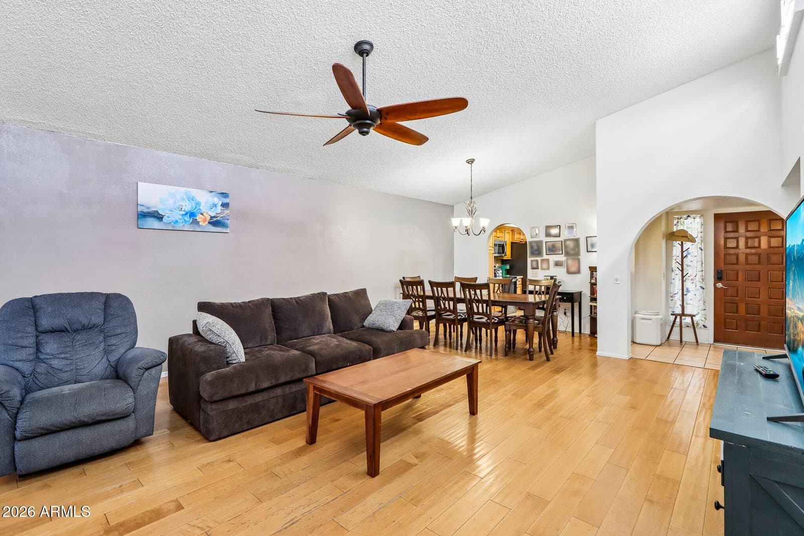 2936 W JUNIPER Avenue, Phoenix, AZ 85053 — photo 10 of 39