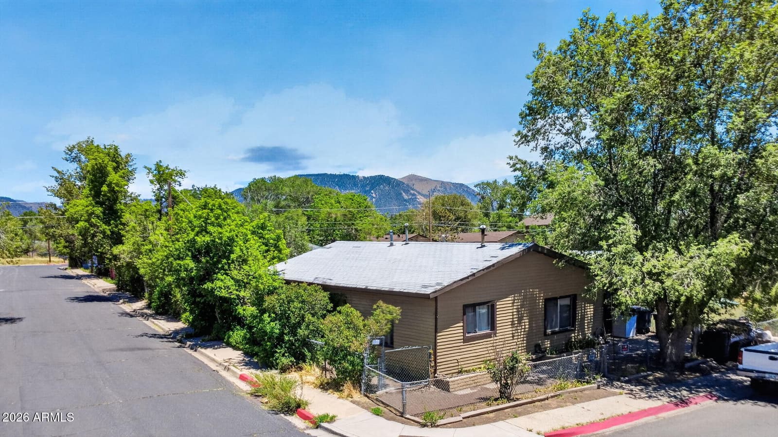 530 W TOMBSTONE Avenue, Flagstaff, AZ 86001 — photo 11 of 15