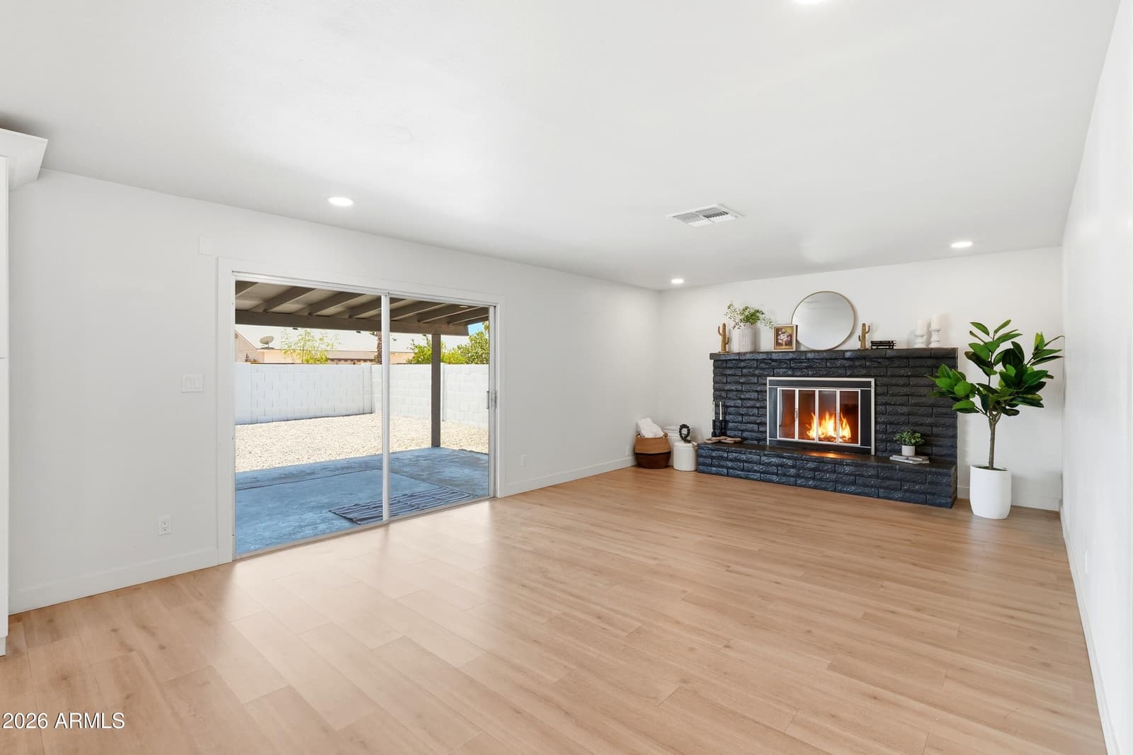 1647 E PALMCROFT Drive, Tempe, AZ 85282 — photo 9 of 22