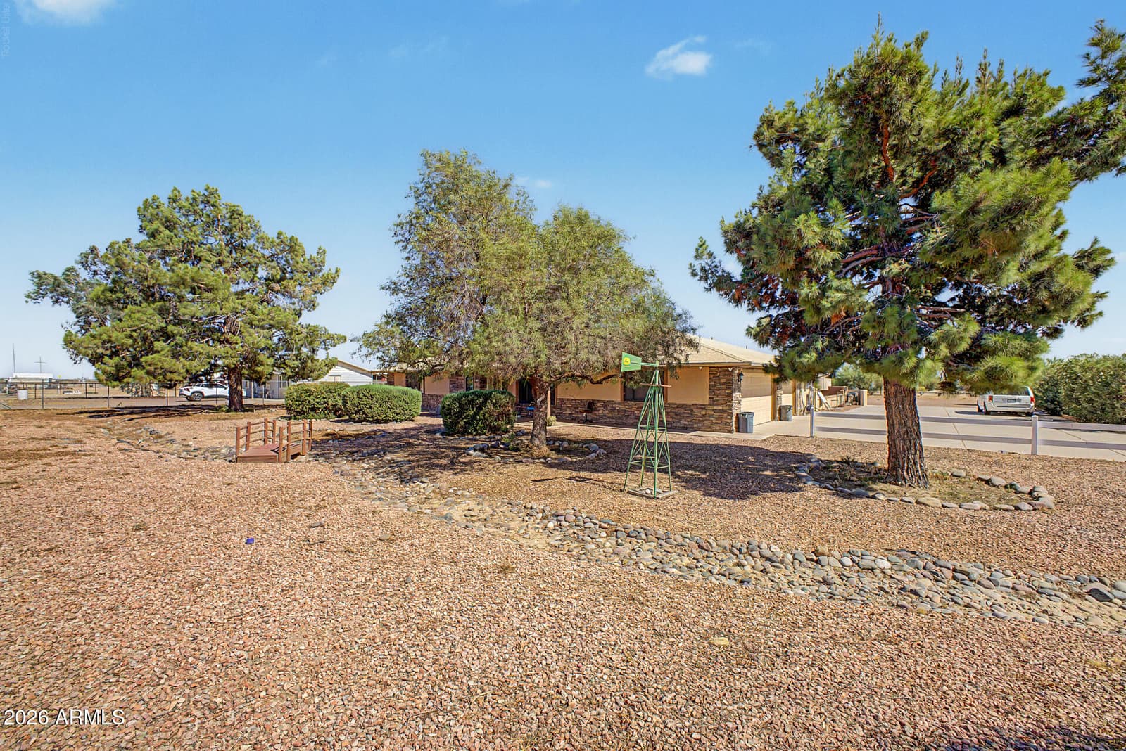 20537 W GORDON Way, Wittmann, AZ 85361 — photo 5 of 36