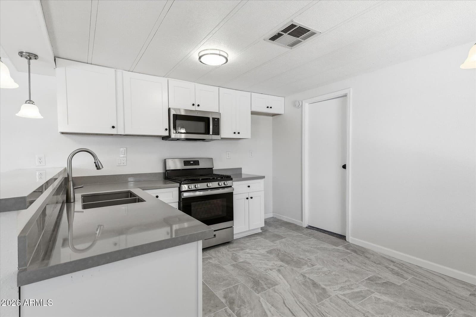9618 E EDGEWOOD Avenue, Mesa, AZ 85208 — photo 11 of 29