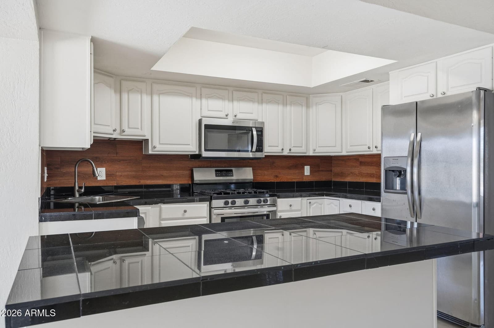 2254 W WETHERSFIELD Road, Phoenix, AZ 85029 — photo 10 of 34
