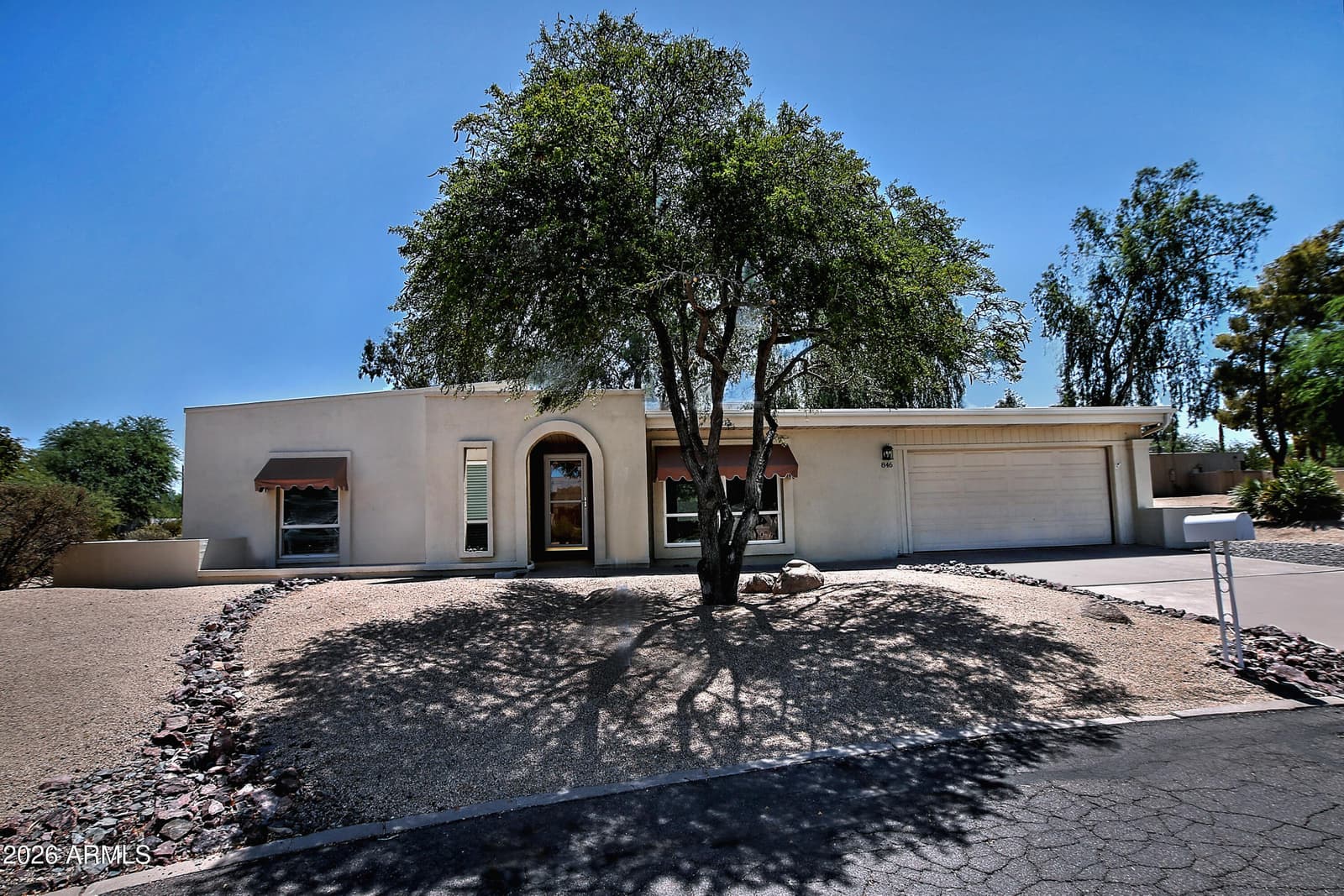 846 E VILLAGE CIRCLE Drive N, Phoenix, AZ 85022 — photo 2 of 33