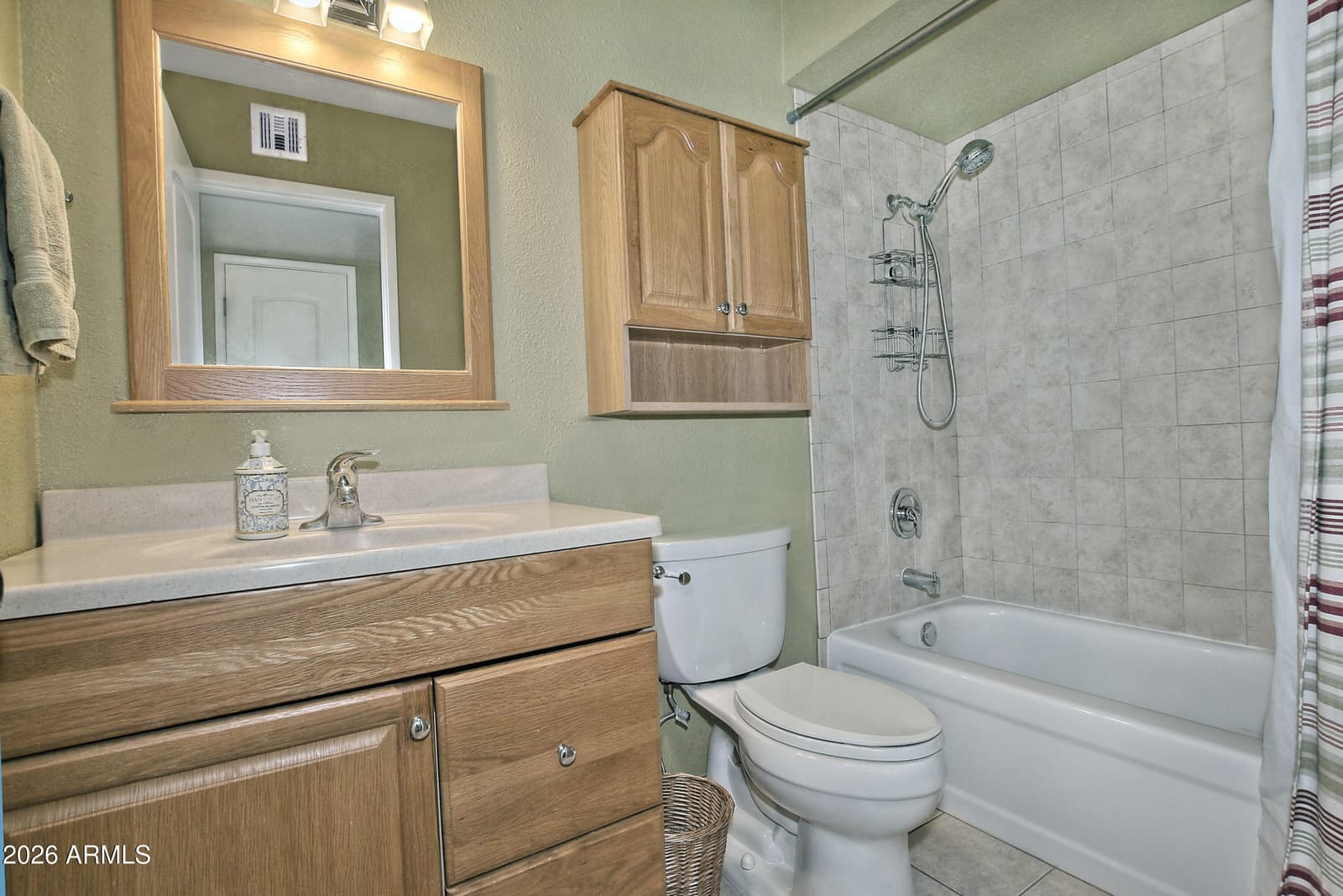 846 E VILLAGE CIRCLE Drive N, Phoenix, AZ 85022 — photo 13 of 33