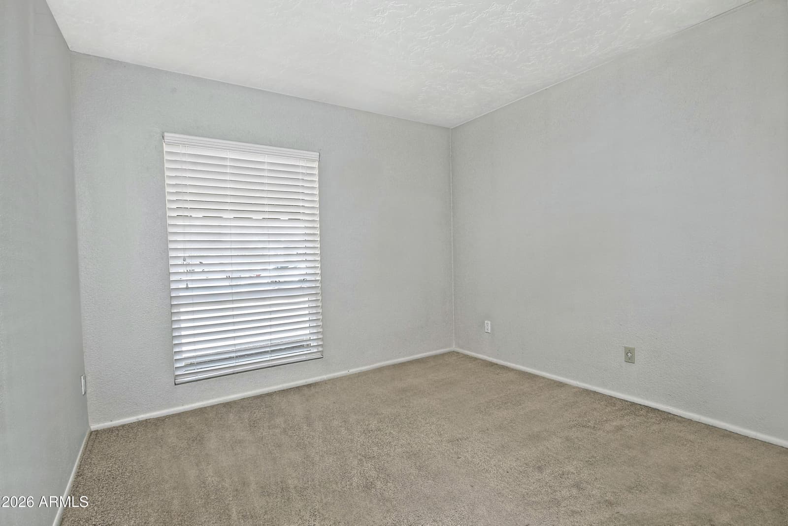 846 E VILLAGE CIRCLE Drive N, Phoenix, AZ 85022 — photo 16 of 33