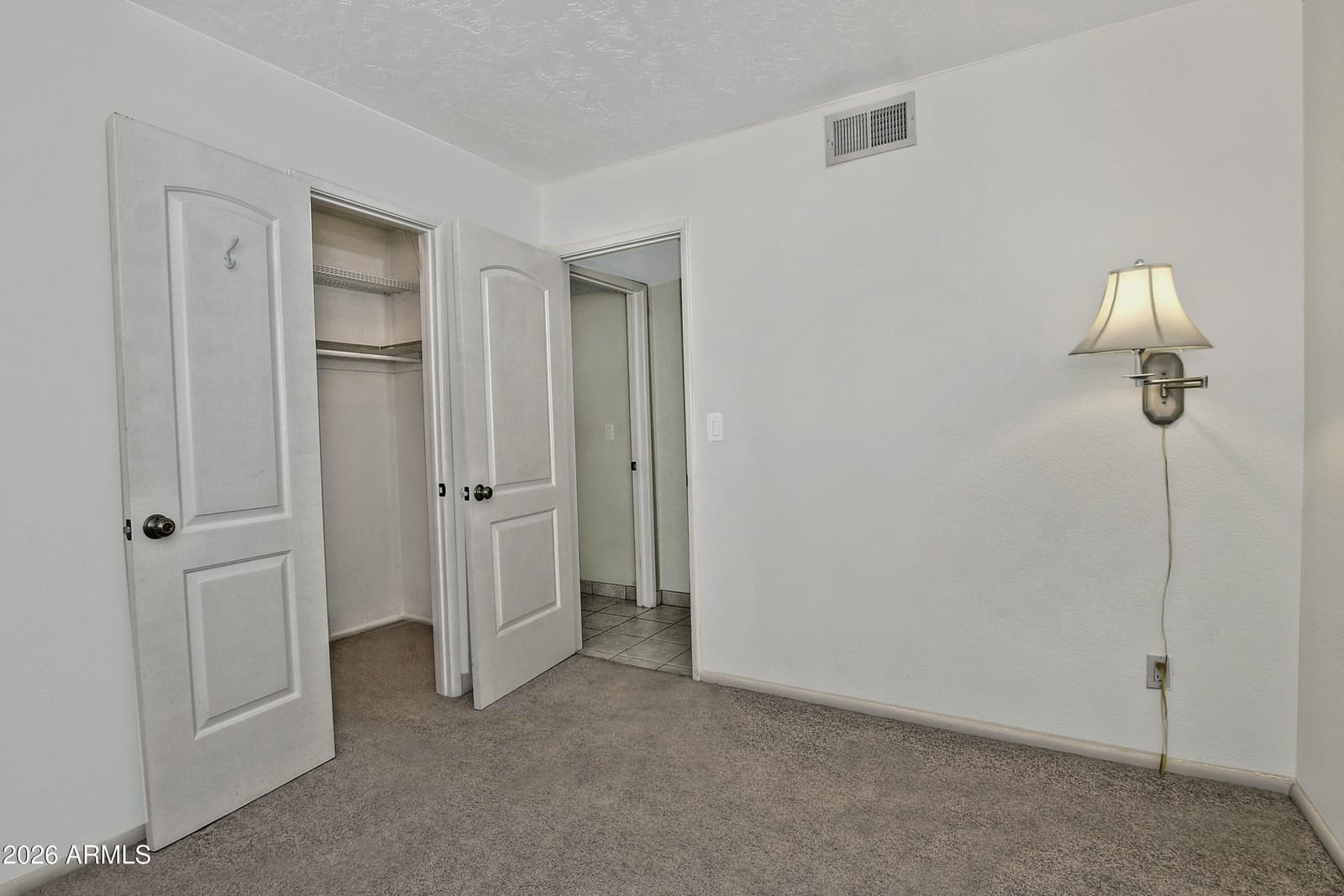 846 E VILLAGE CIRCLE Drive N, Phoenix, AZ 85022 — photo 19 of 33