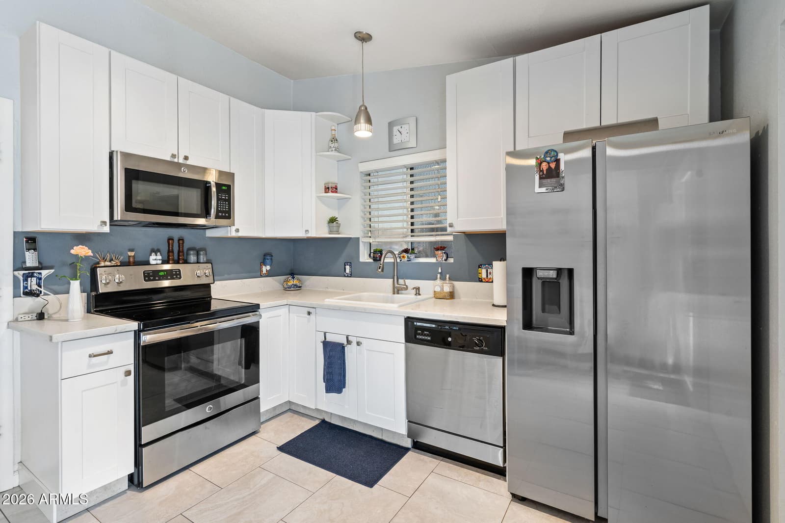 421 E BEHREND Drive E, Phoenix, AZ 85024