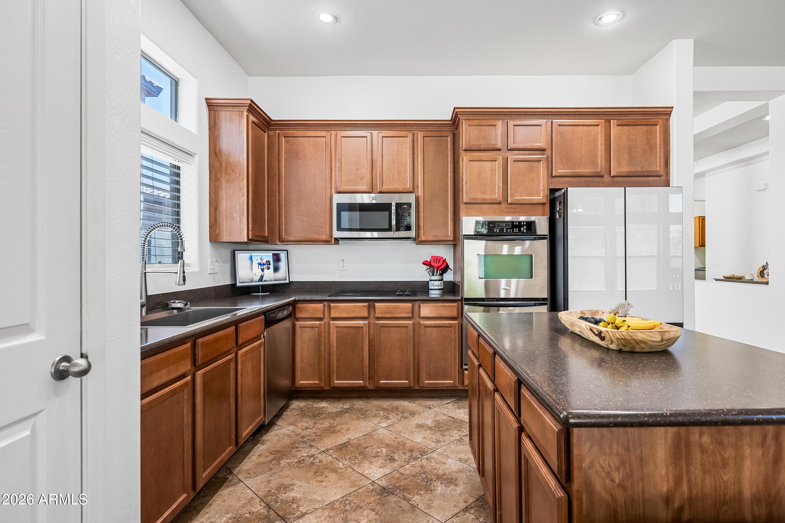 25788 N SANDSTONE Way, Surprise, AZ 85387 — photo 14 of 36