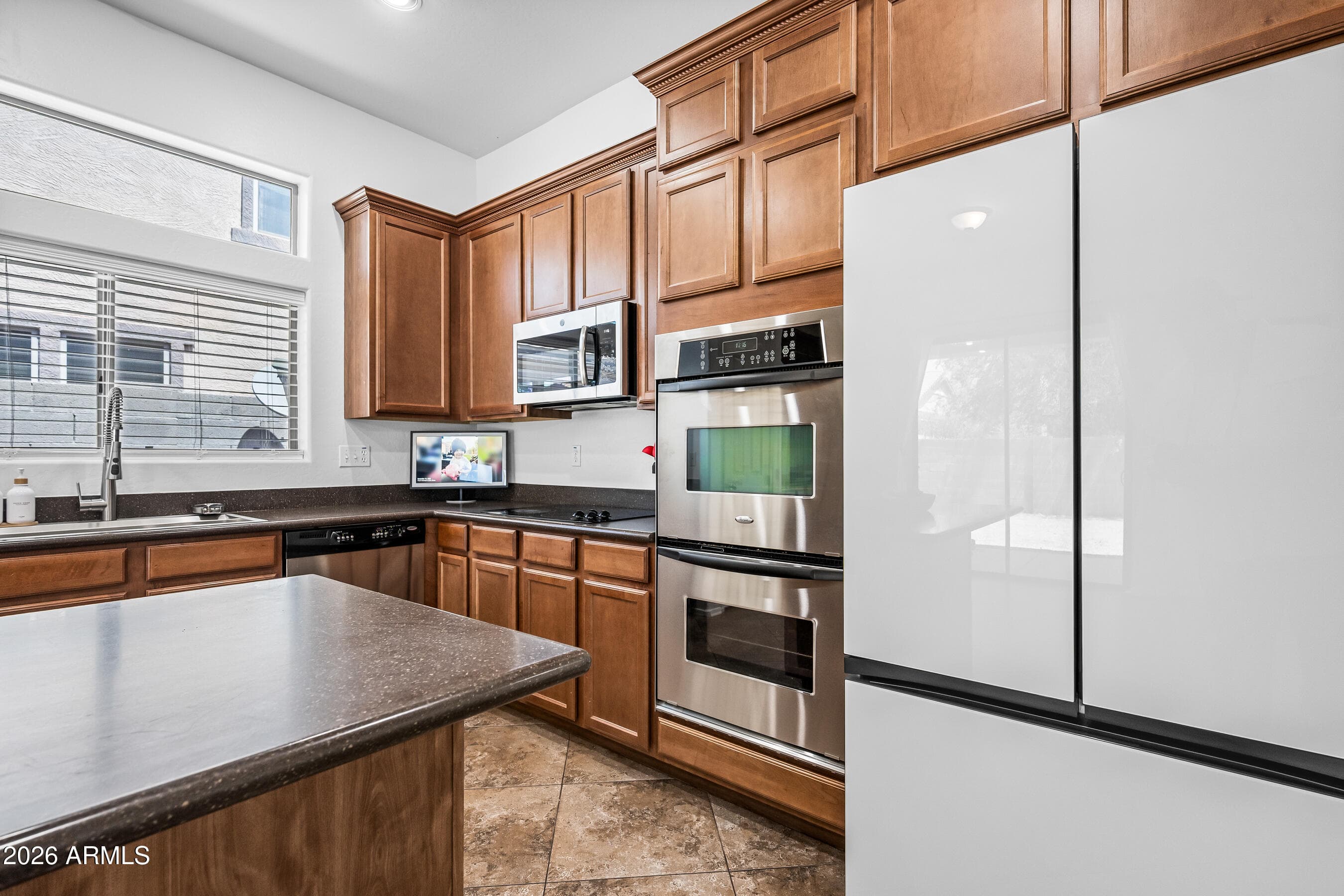 25788 N SANDSTONE Way, Surprise, AZ 85387 — photo 15 of 36