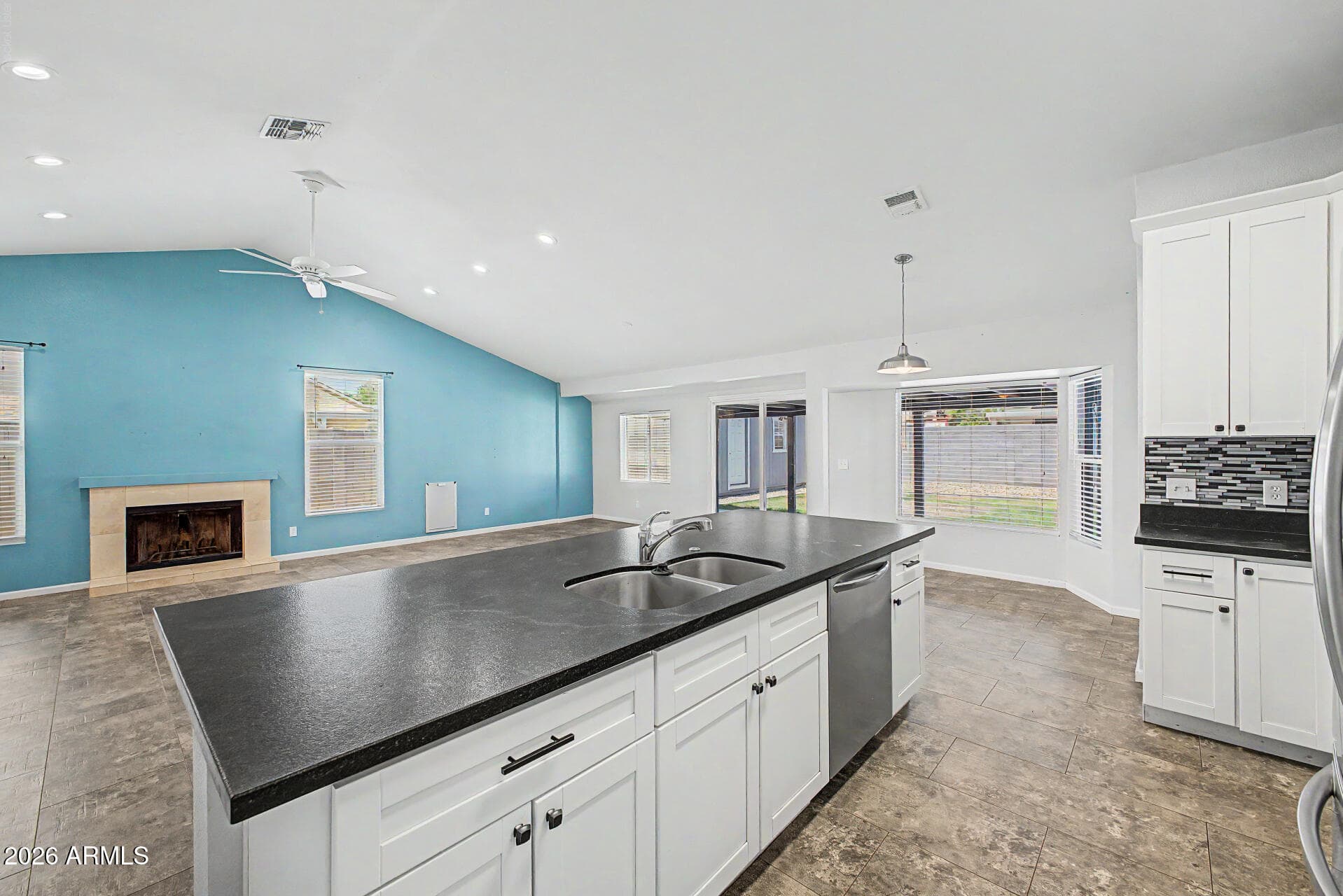 8556 W CHARTER OAK Road, Peoria, AZ 85381 — photo 12 of 29