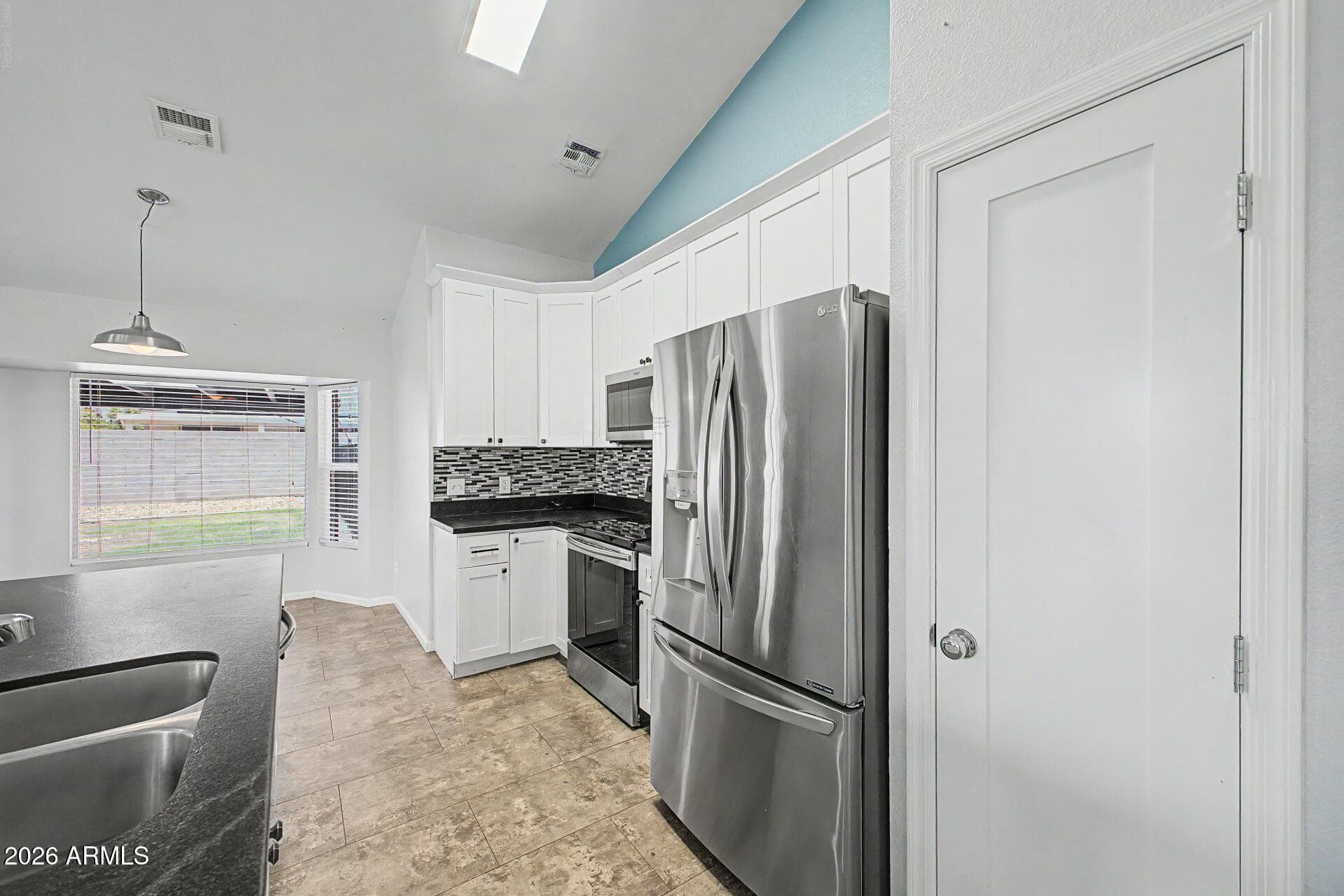 8556 W CHARTER OAK Road, Peoria, AZ 85381 — photo 11 of 29