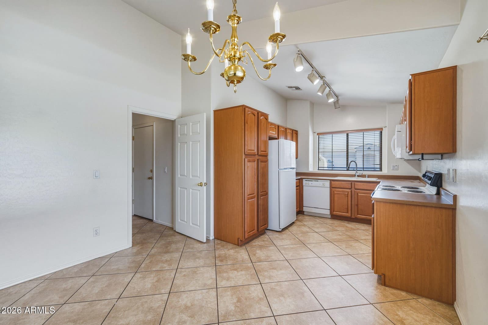 15962 W ACAPULCO Lane, Surprise, AZ 85379 — photo 10 of 32
