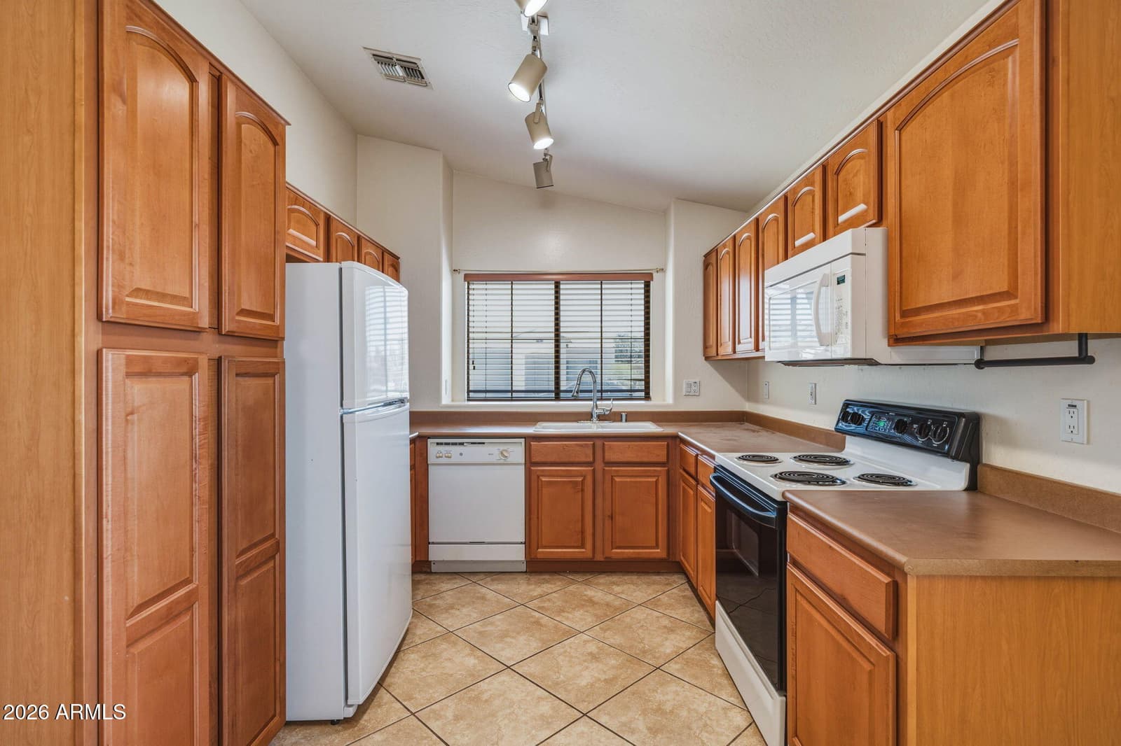 15962 W ACAPULCO Lane, Surprise, AZ 85379 — photo 16 of 32