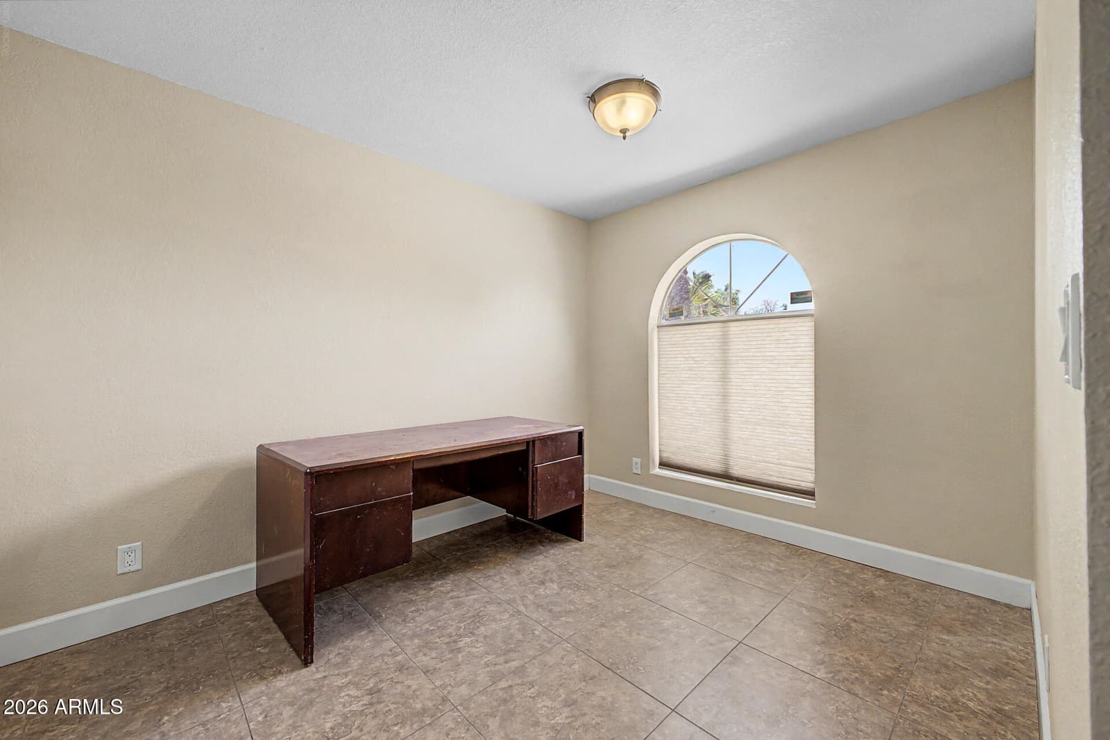8659 W EARLL Drive W, Phoenix, AZ 85037 — photo 5 of 39