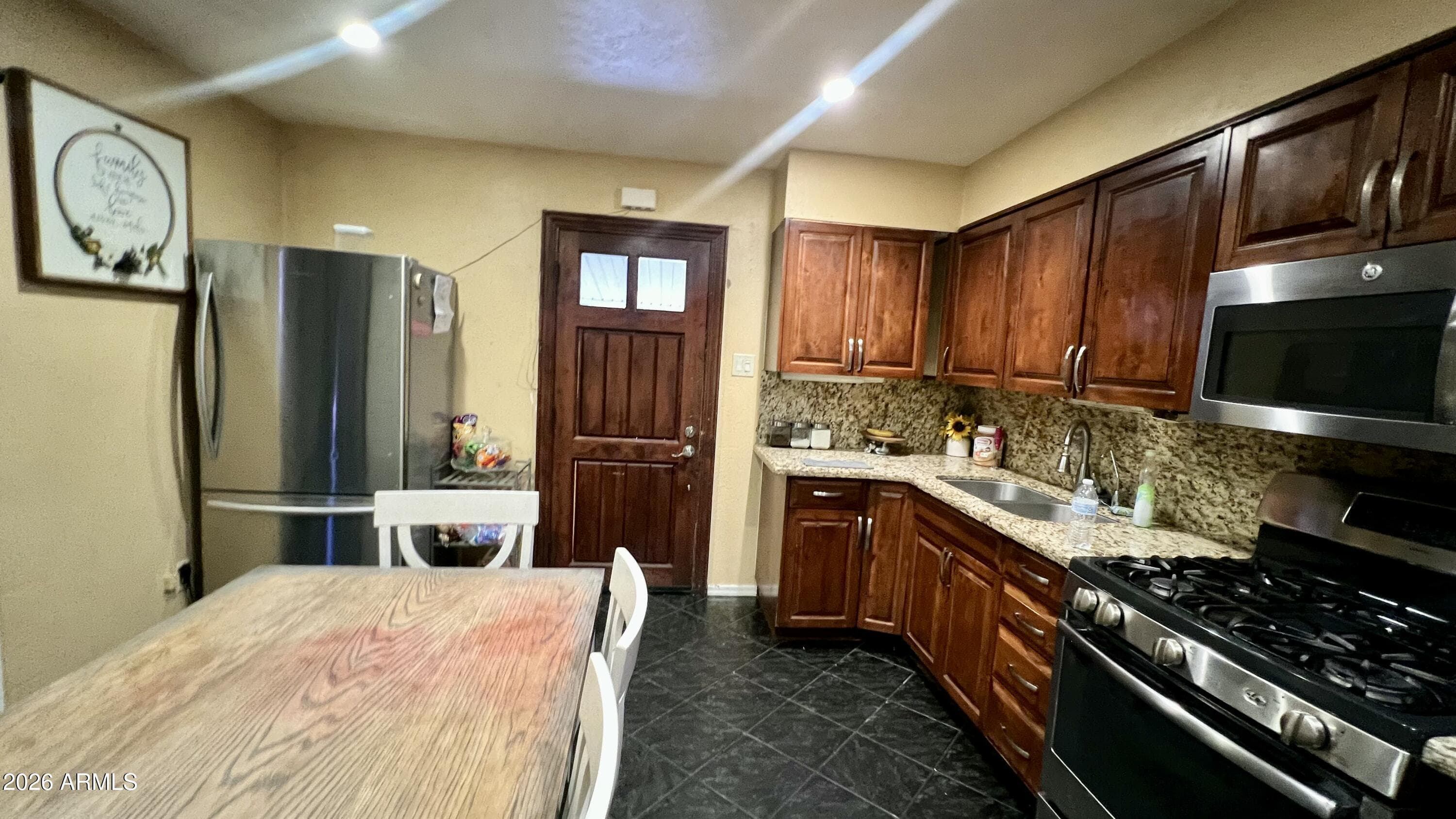 6909 W Wolf Street, Phoenix, AZ 85033 — photo 11 of 29