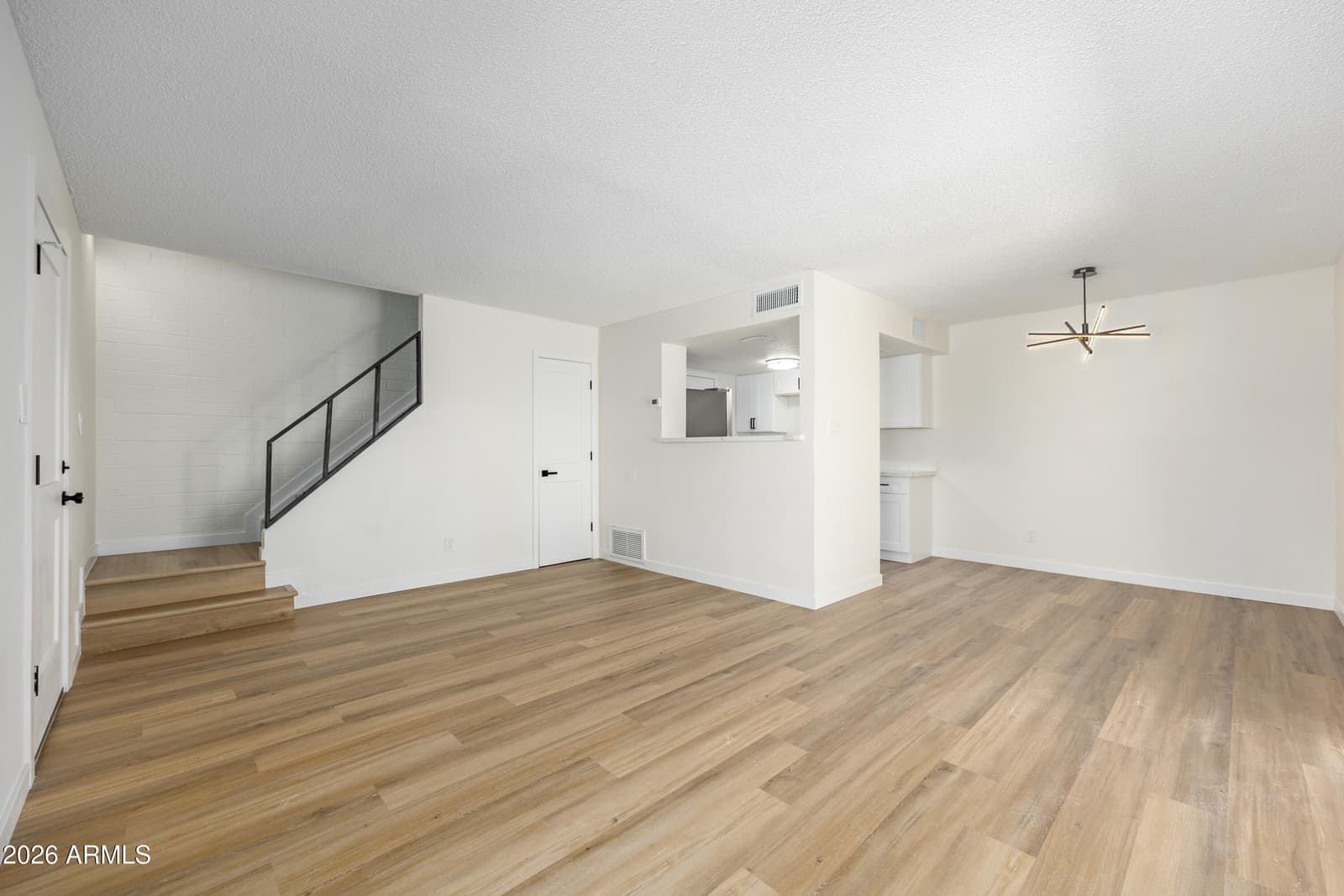 4721 E JONES Avenue, Phoenix, AZ 85040 — photo 4 of 21