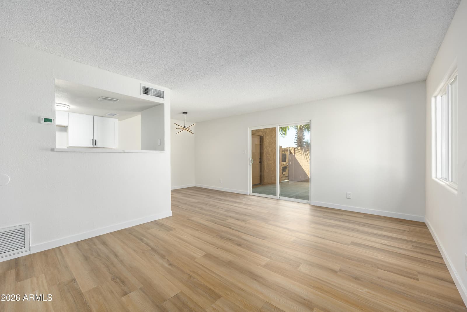 4721 E JONES Avenue, Phoenix, AZ 85040 — photo 5 of 21