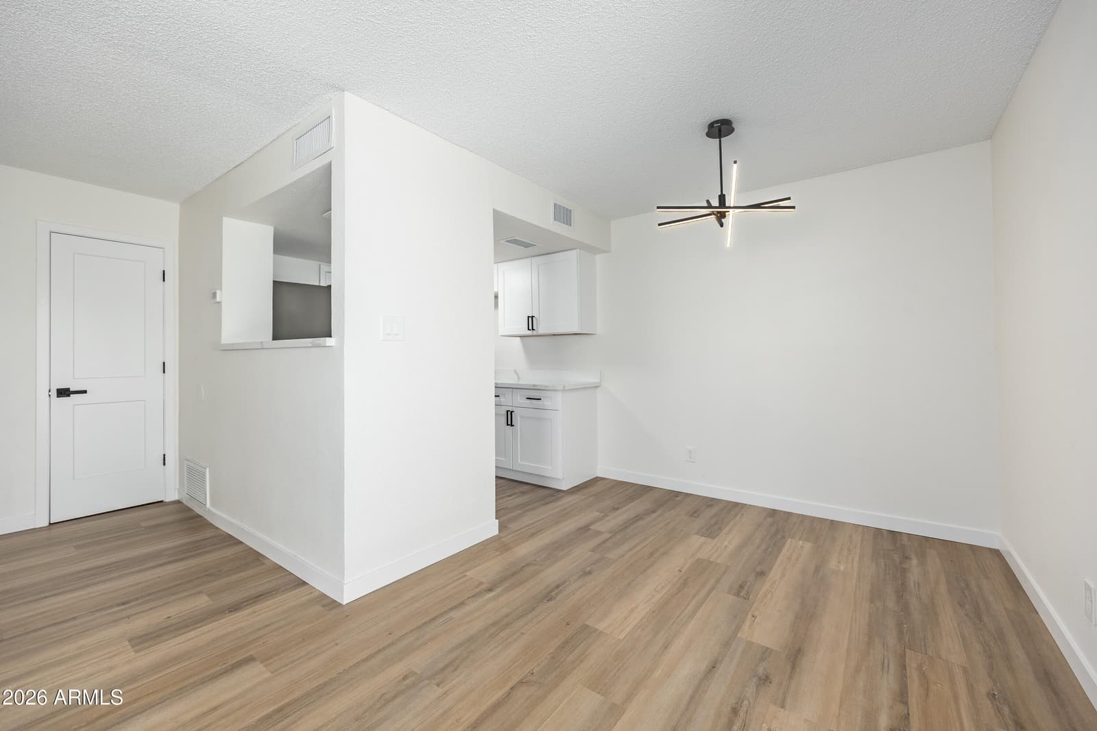 4721 E JONES Avenue, Phoenix, AZ 85040 — photo 6 of 21