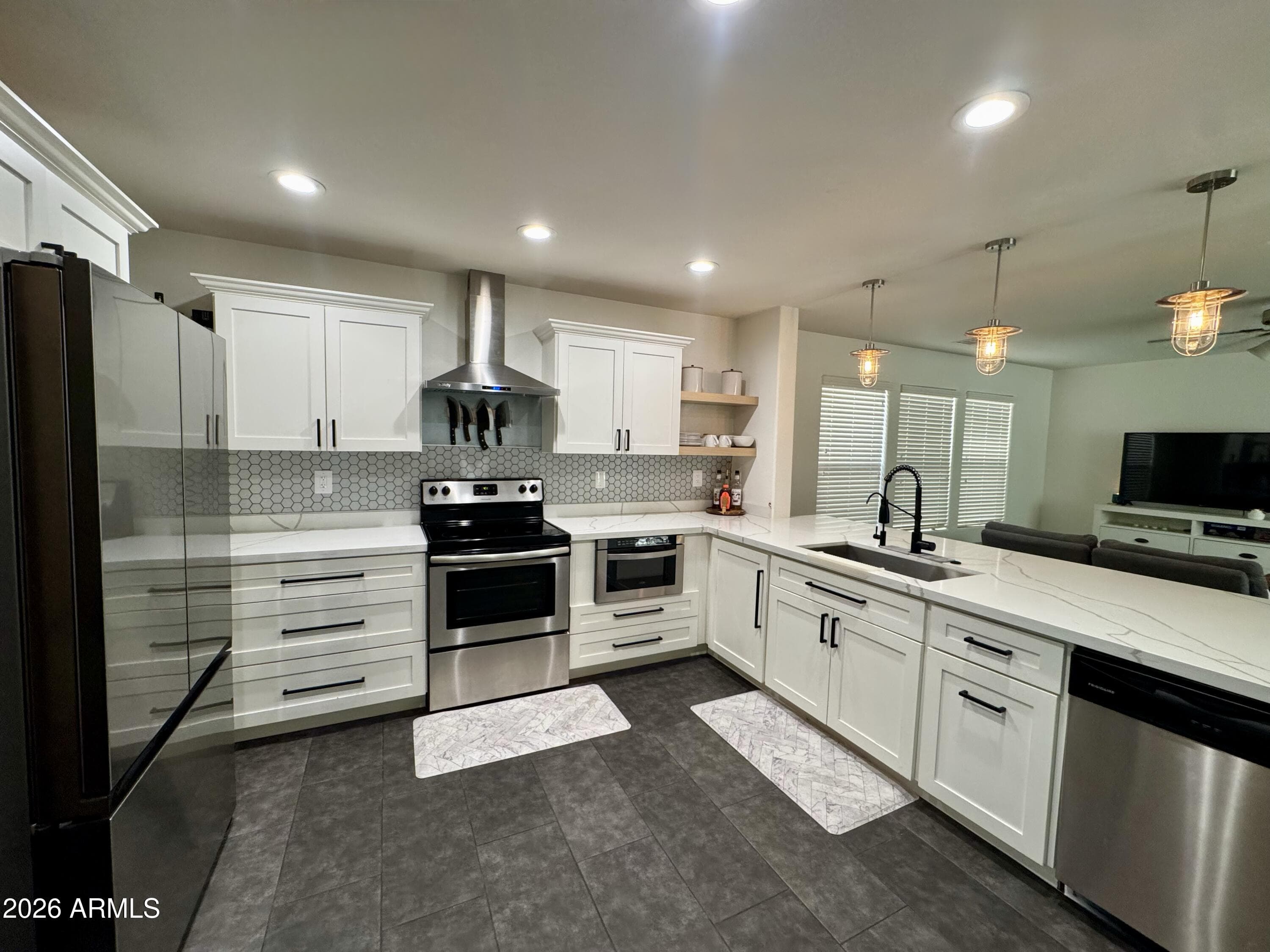 18546 W LEGEND Drive, Surprise, AZ 85374 — photo 3 of 12