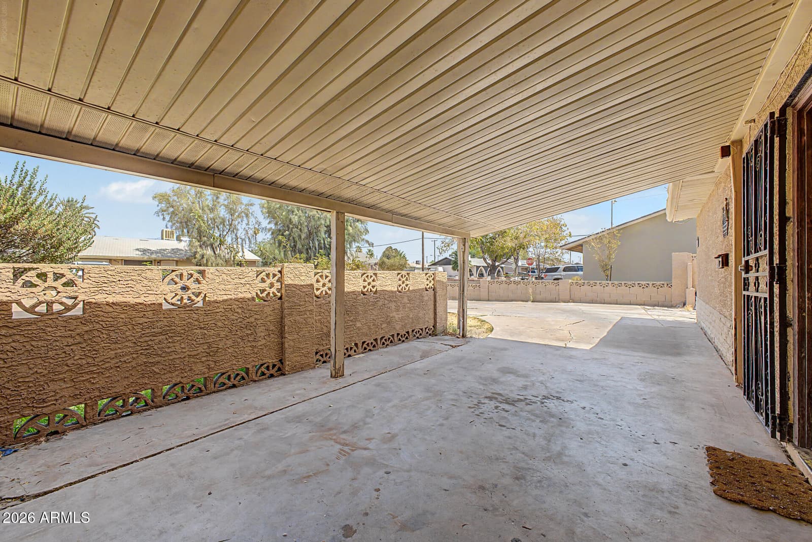 6909 W Wolf Street, Phoenix, AZ 85033 — photo 4 of 29