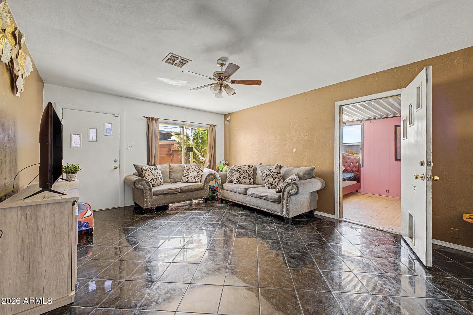 6909 W Wolf Street, Phoenix, AZ 85033 — photo 5 of 29