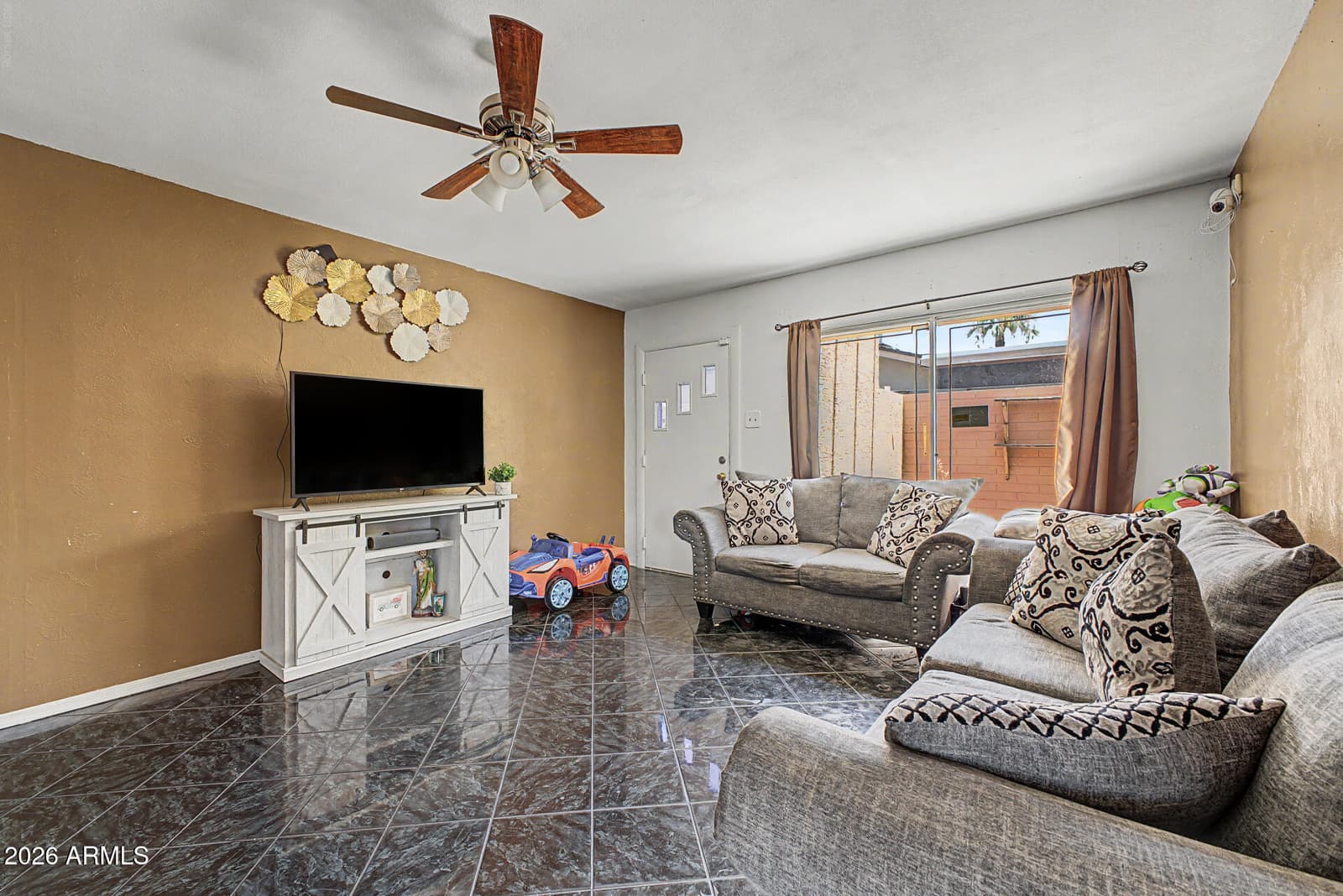 6909 W Wolf Street, Phoenix, AZ 85033 — photo 7 of 29