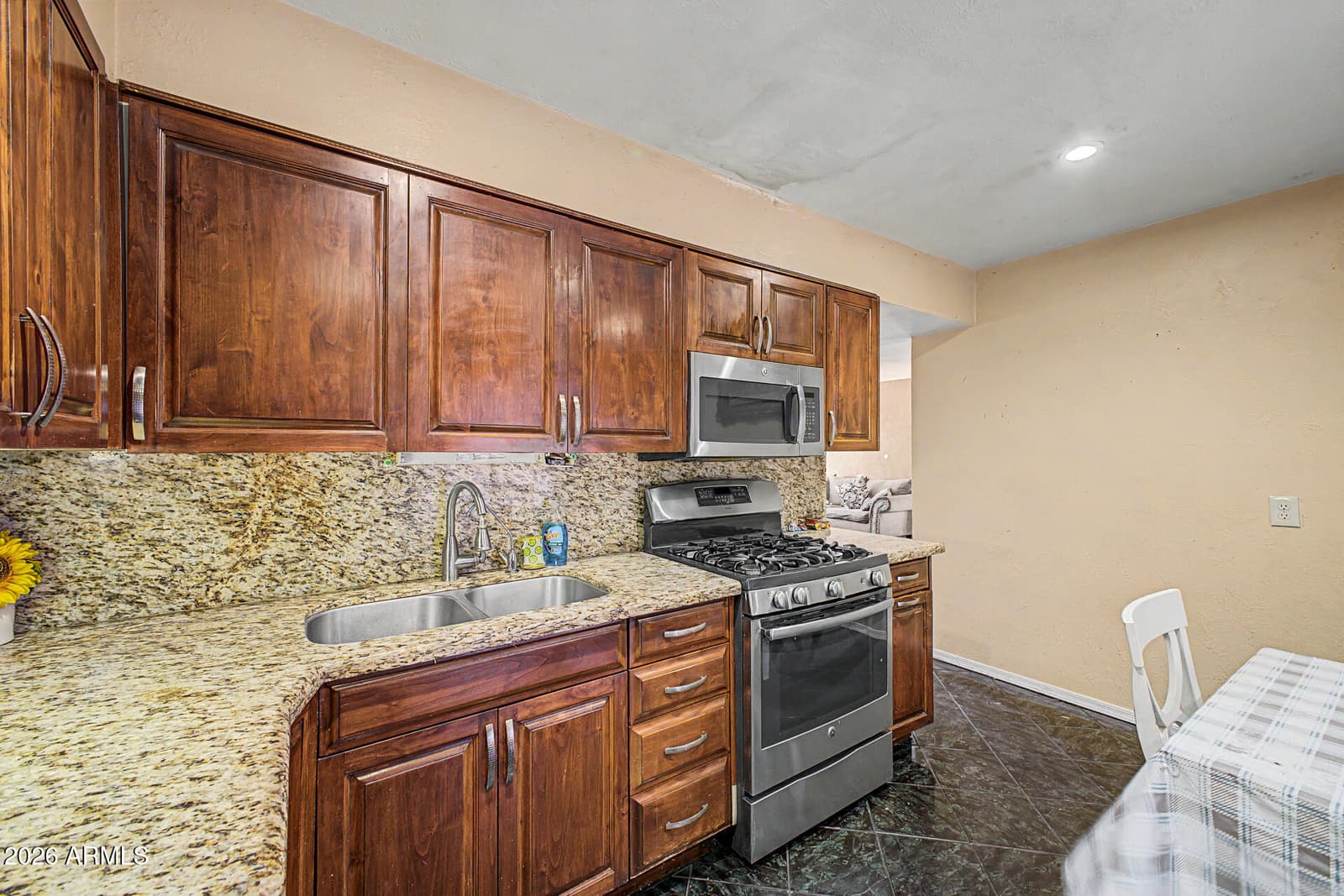 6909 W Wolf Street, Phoenix, AZ 85033 — photo 13 of 29