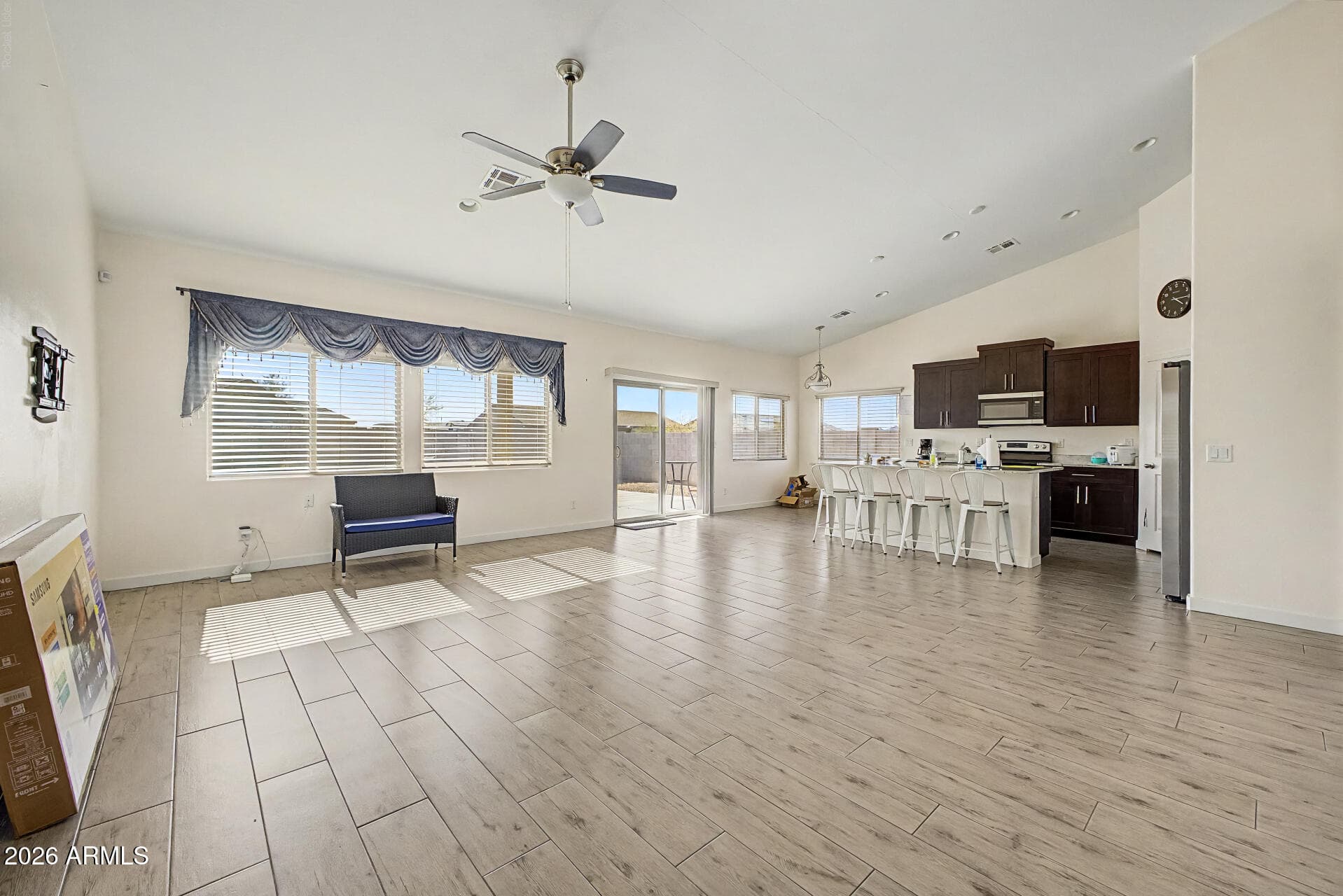 10997 W CAMBRIA Circle, Arizona City, AZ 85123 — photo 7 of 40