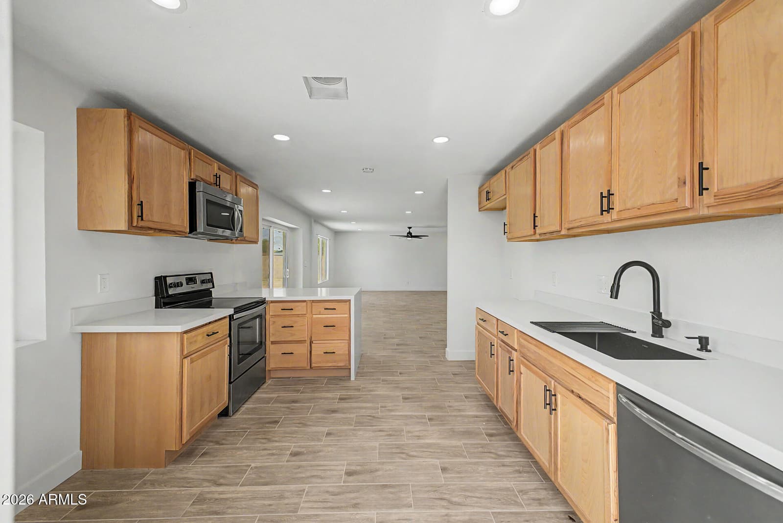 4031 W CLAREMONT Street, Phoenix, AZ 85019 — photo 10 of 27