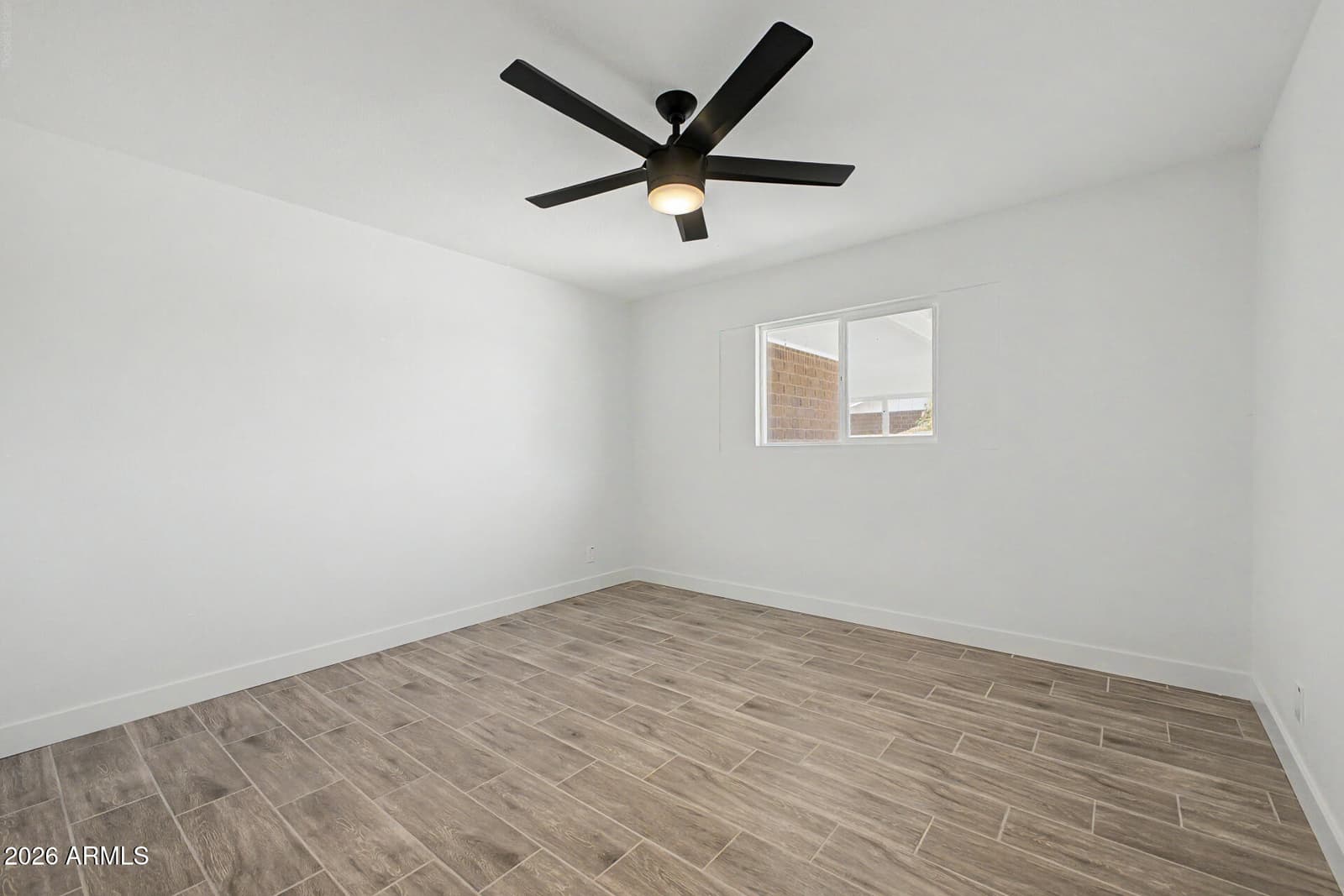 4031 W CLAREMONT Street, Phoenix, AZ 85019 — photo 11 of 27