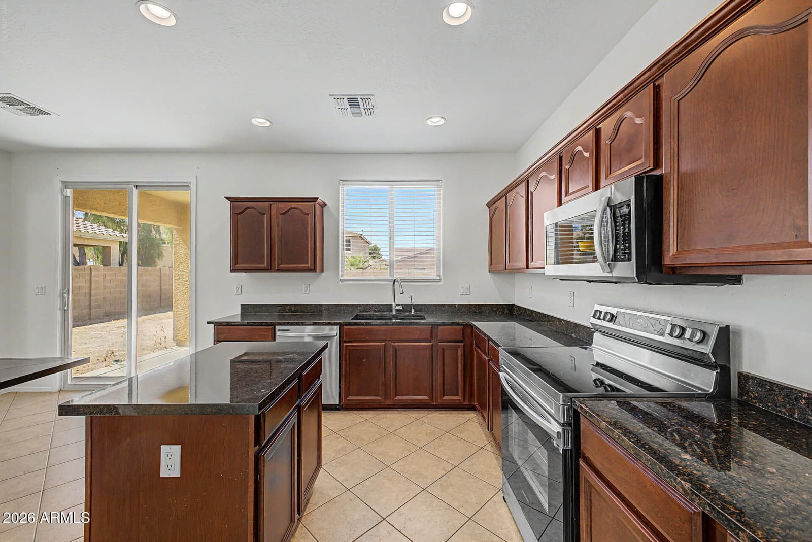 42592 W SOMERSET Drive, Maricopa, AZ 85138 — photo 13 of 36