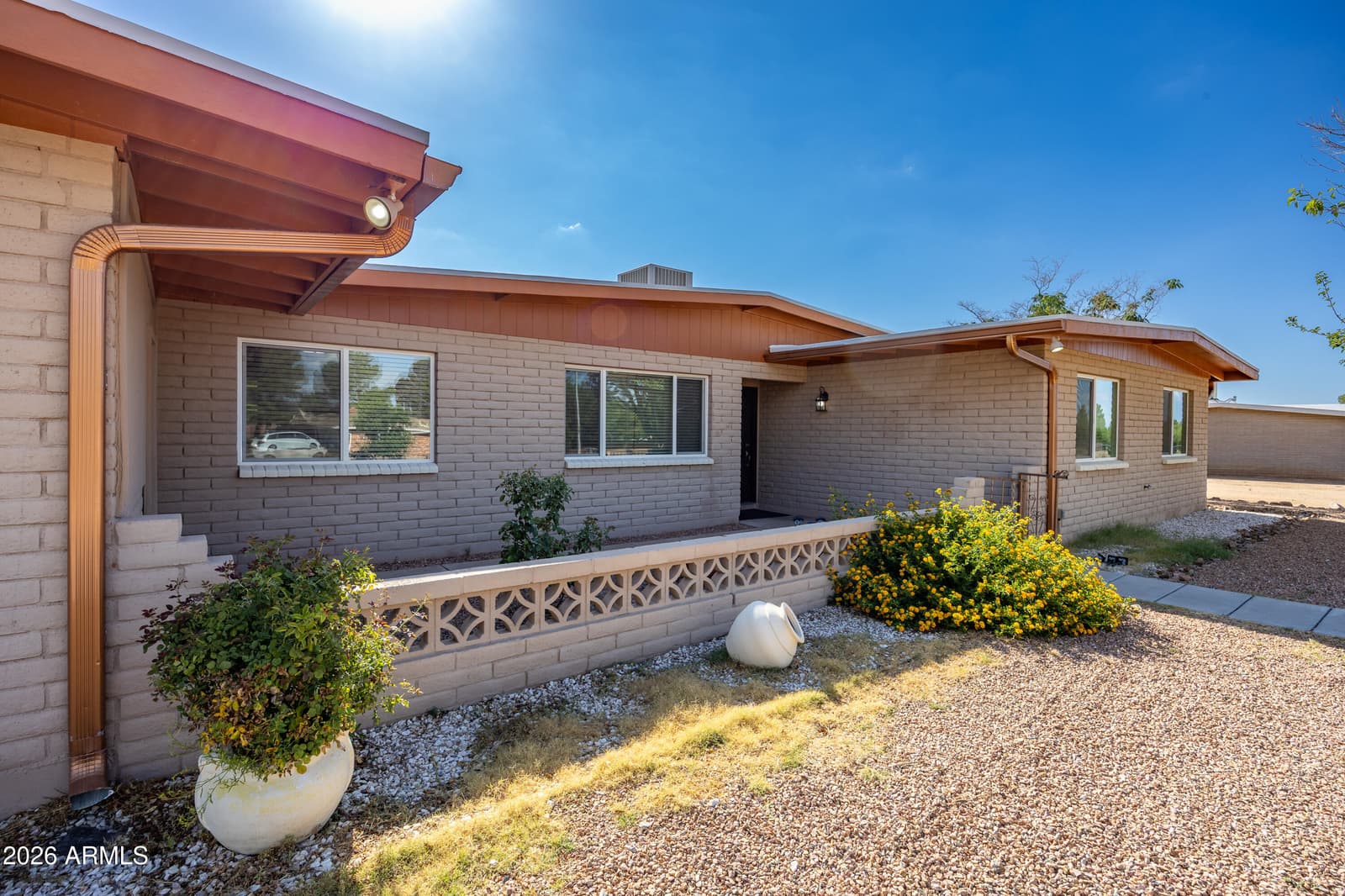 2002 TOWN AND COUNTRY Drive, Sierra Vista, AZ 85635 — photo 2 of 32
