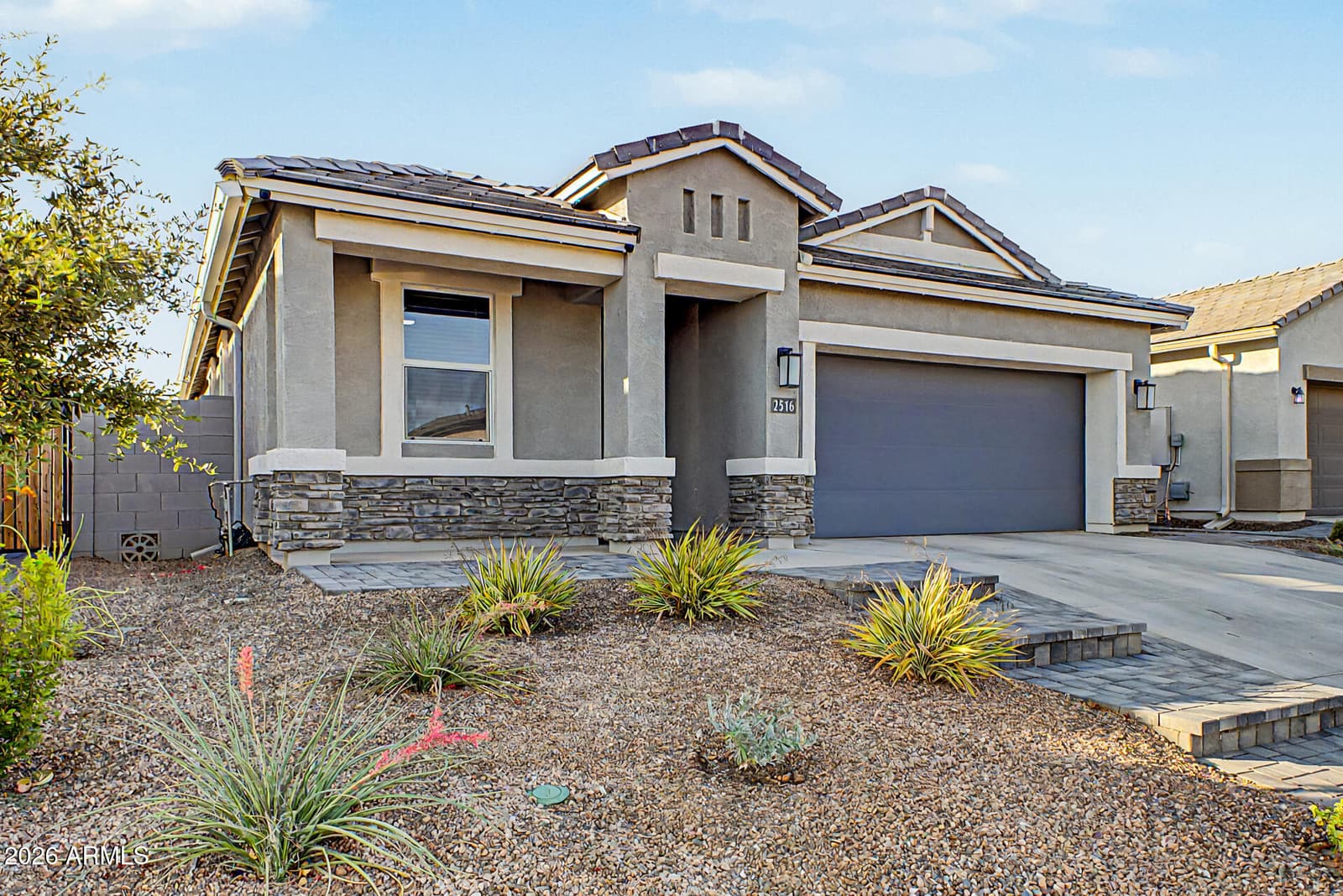 2516 W SEAVER Avenue, Apache Junction, AZ 85120 — photo 9 of 46