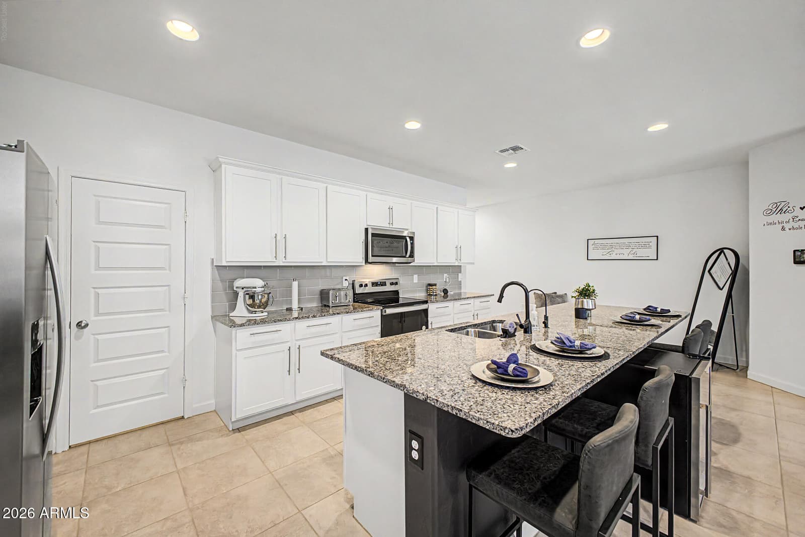 2516 W SEAVER Avenue, Apache Junction, AZ 85120 — photo 15 of 46