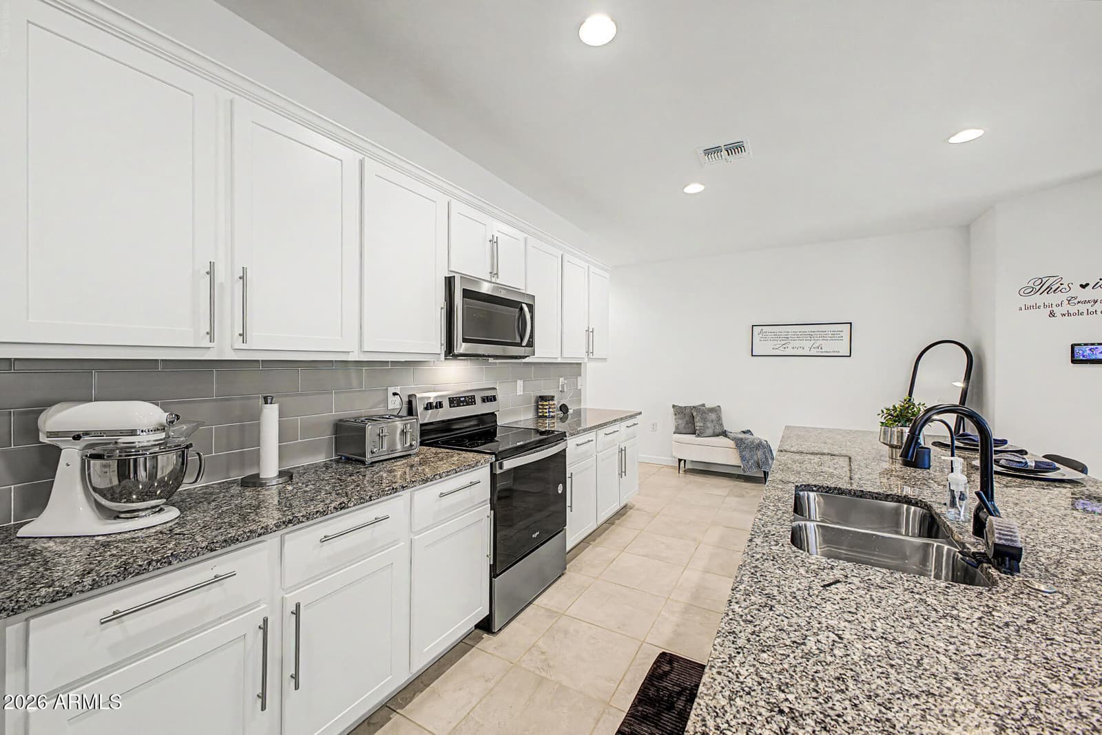 2516 W SEAVER Avenue, Apache Junction, AZ 85120 — photo 14 of 46